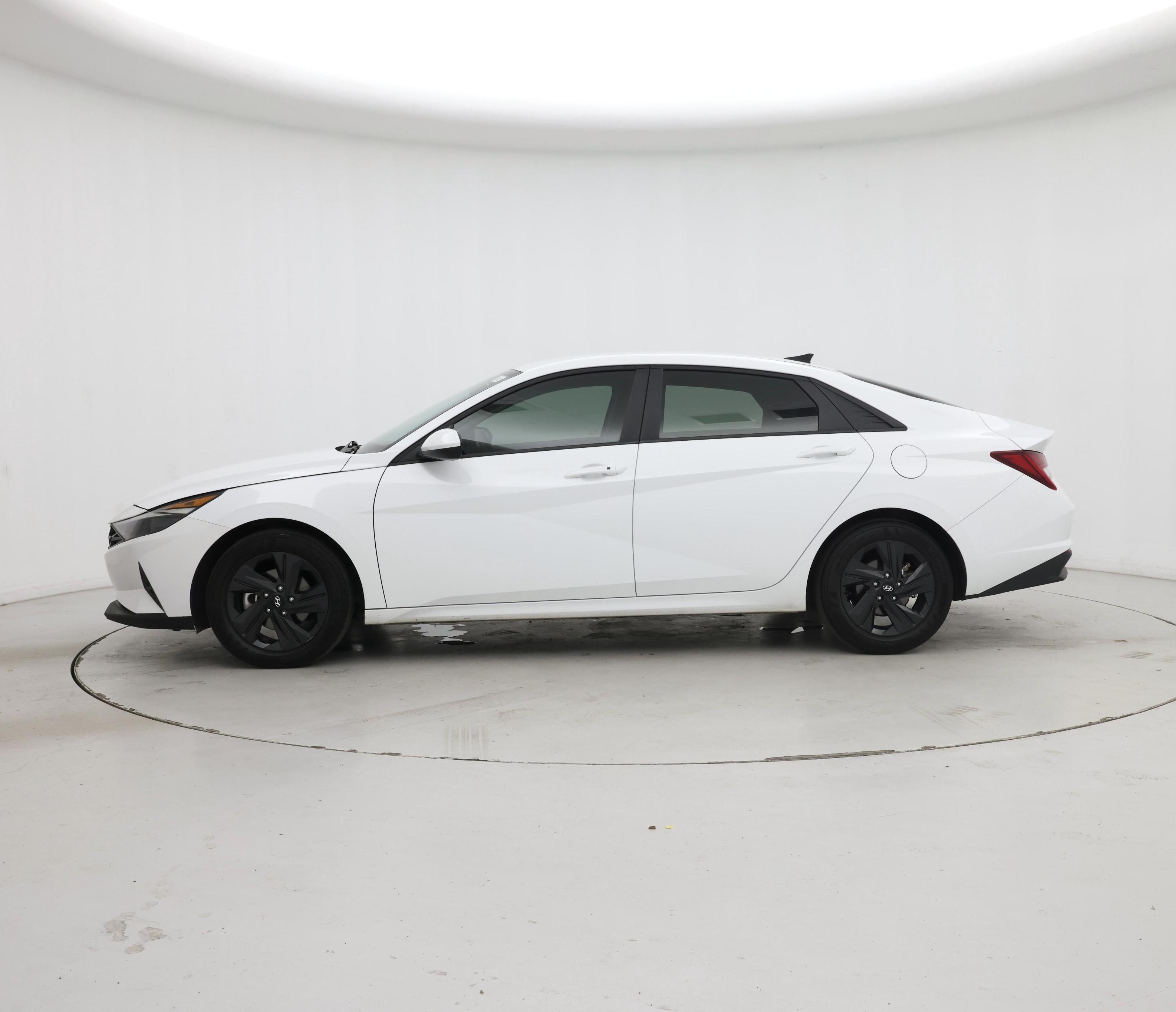 Thumbnail: 2023 Hyundai Elantra - 3