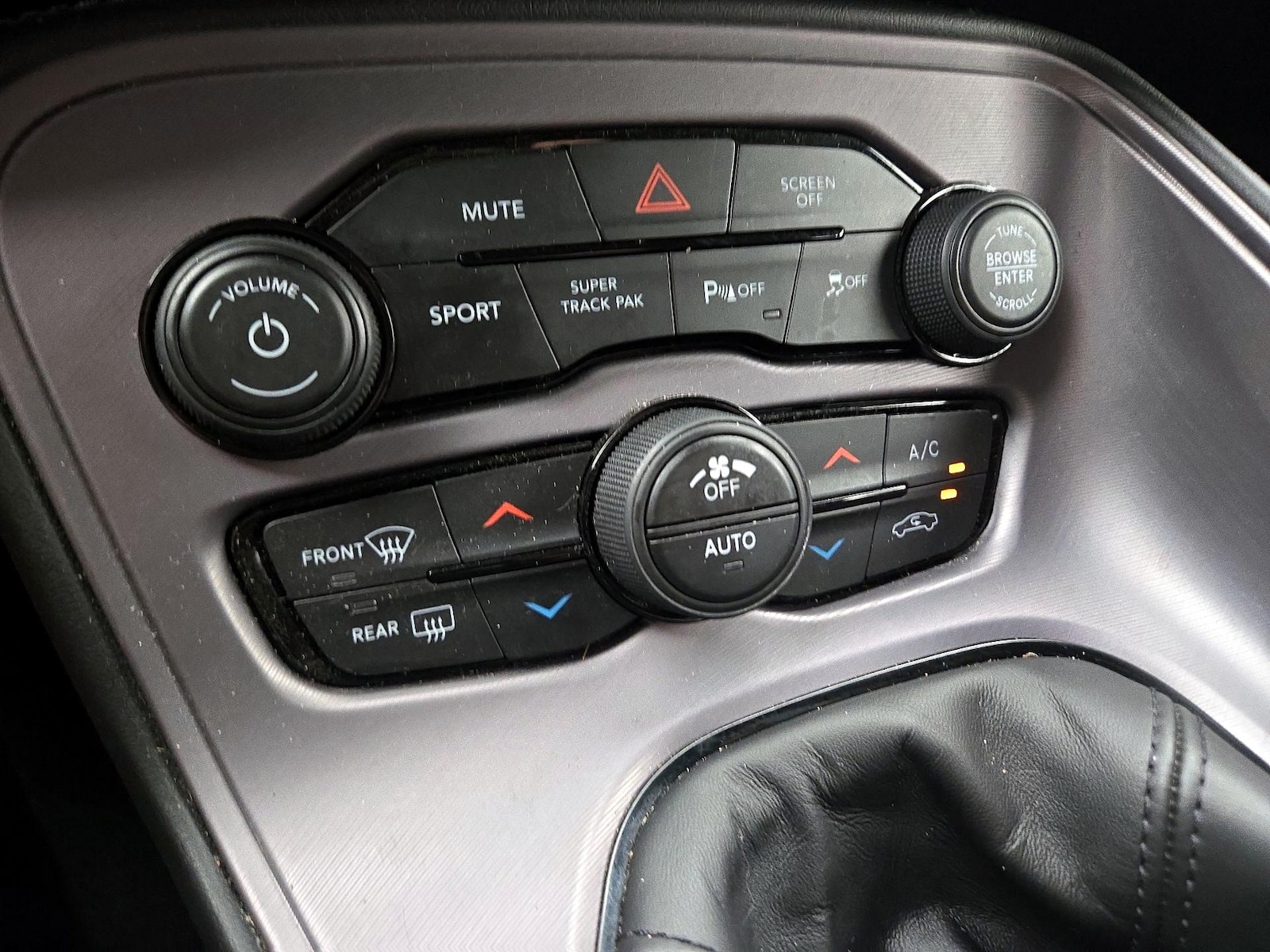 2023 Dodge Challenger R/T - Photo 17