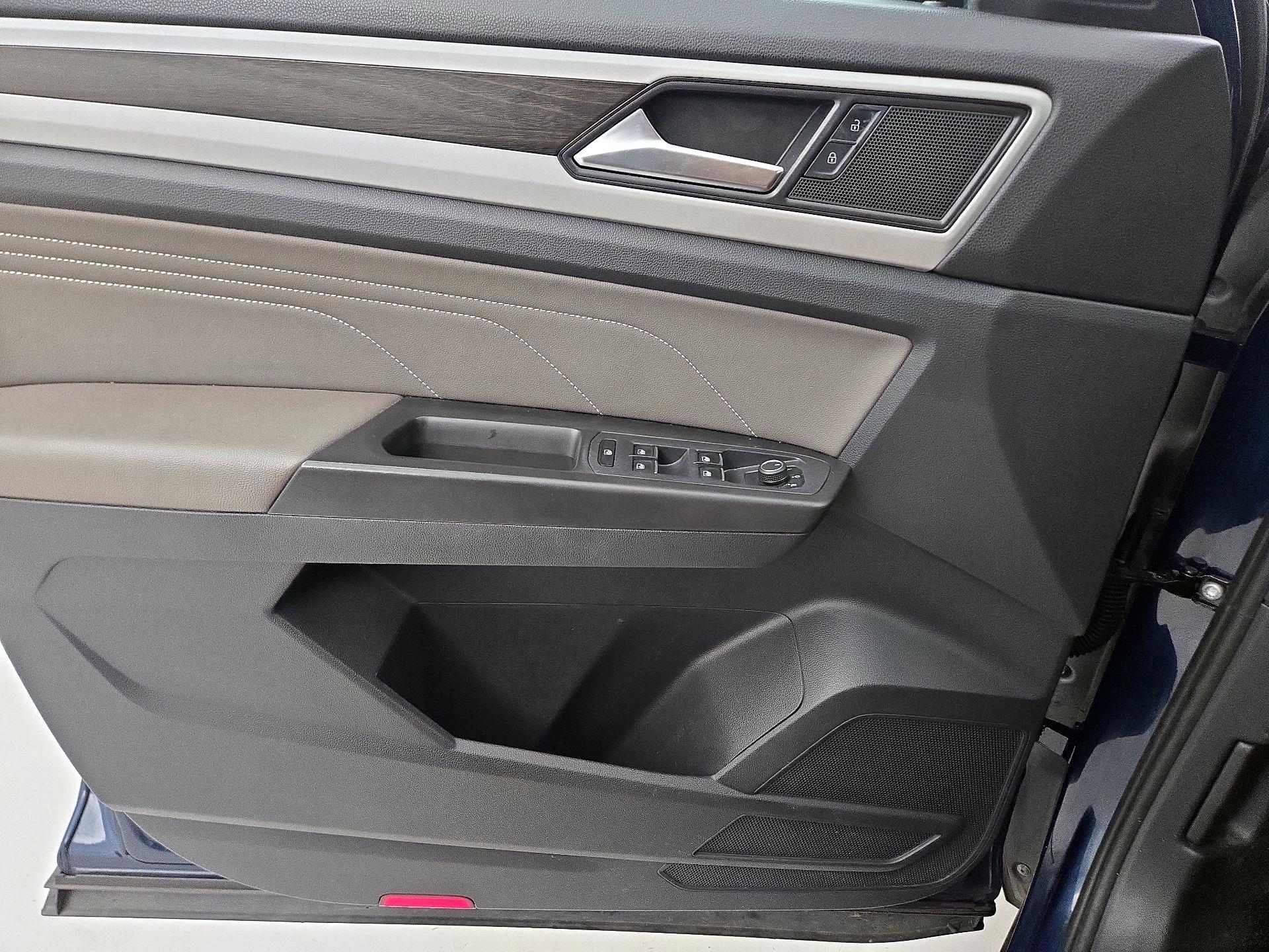 Thumbnail: 2022 Volkswagen Atlas - 12