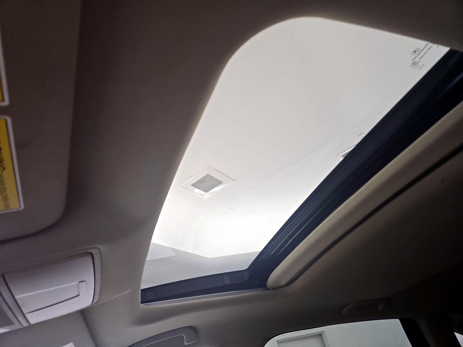 Sunroof(s) & Overhead Airbags