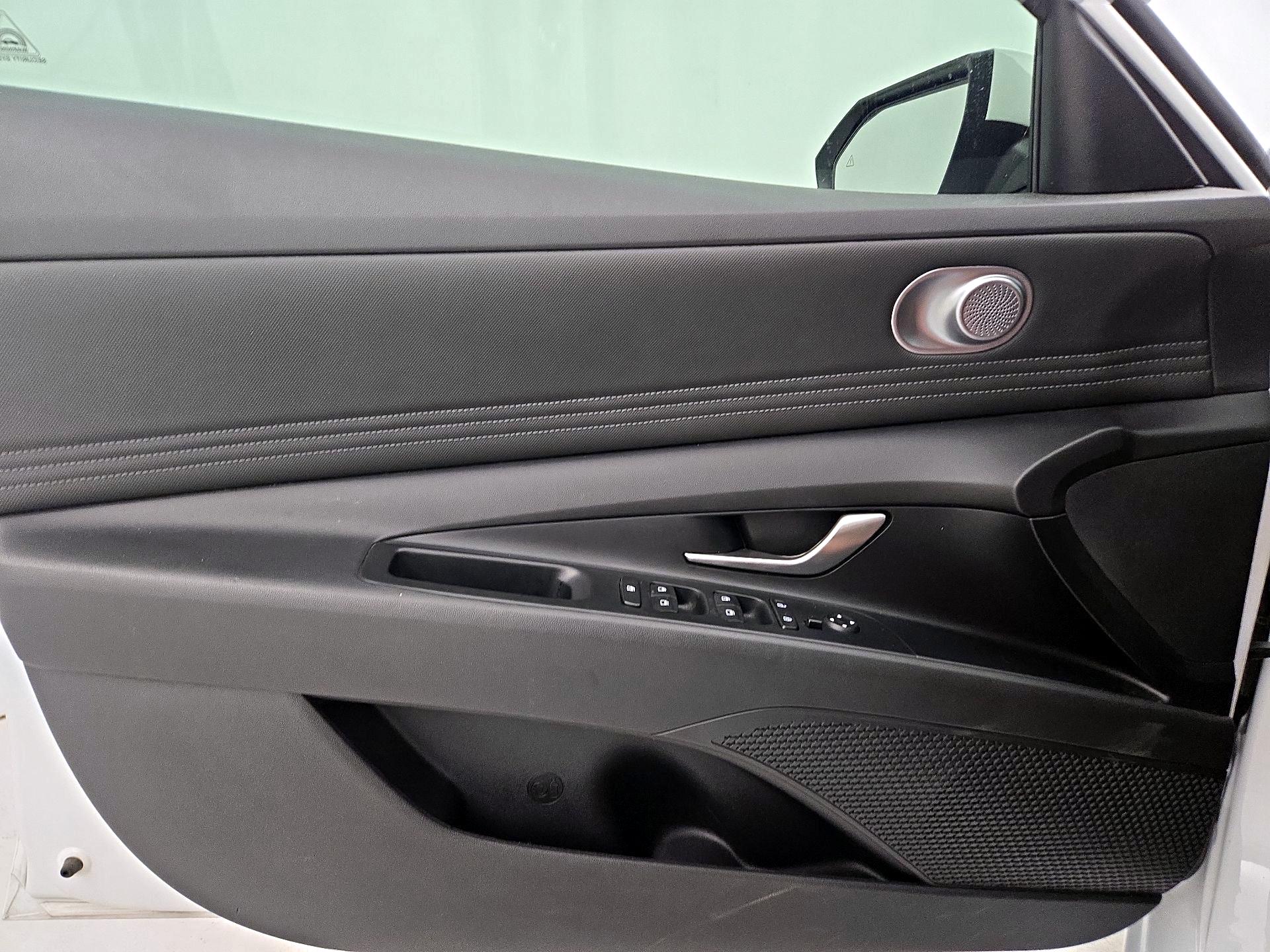 Thumbnail: 2023 Hyundai Elantra - 12