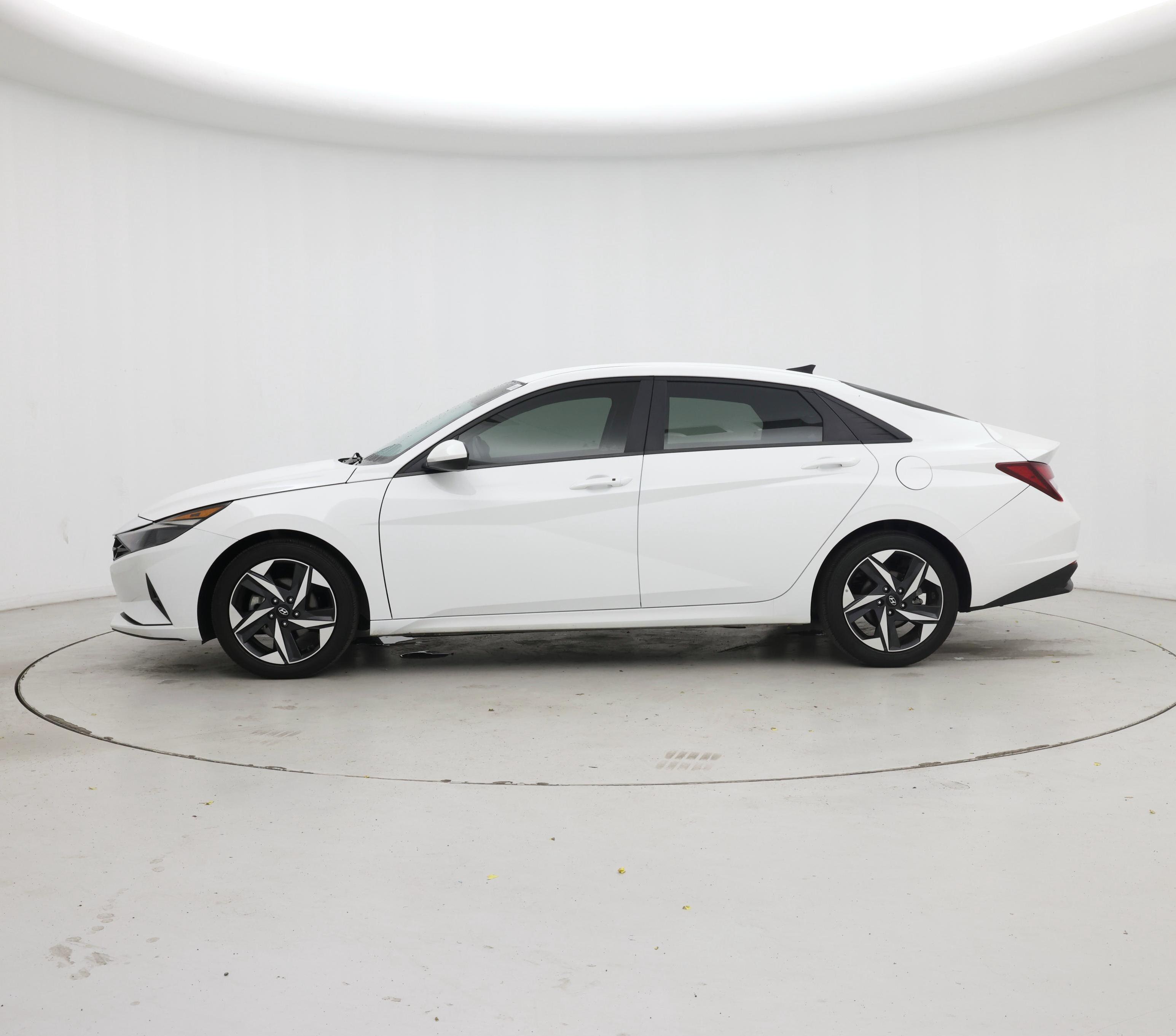 Thumbnail: 2023 Hyundai Elantra - 3