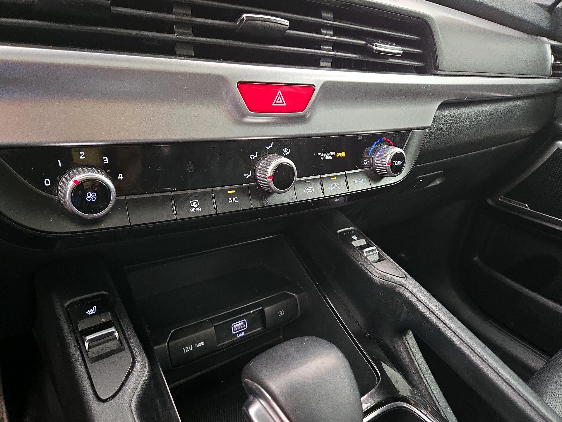 Thumbnail: 2020 Kia Telluride - 16