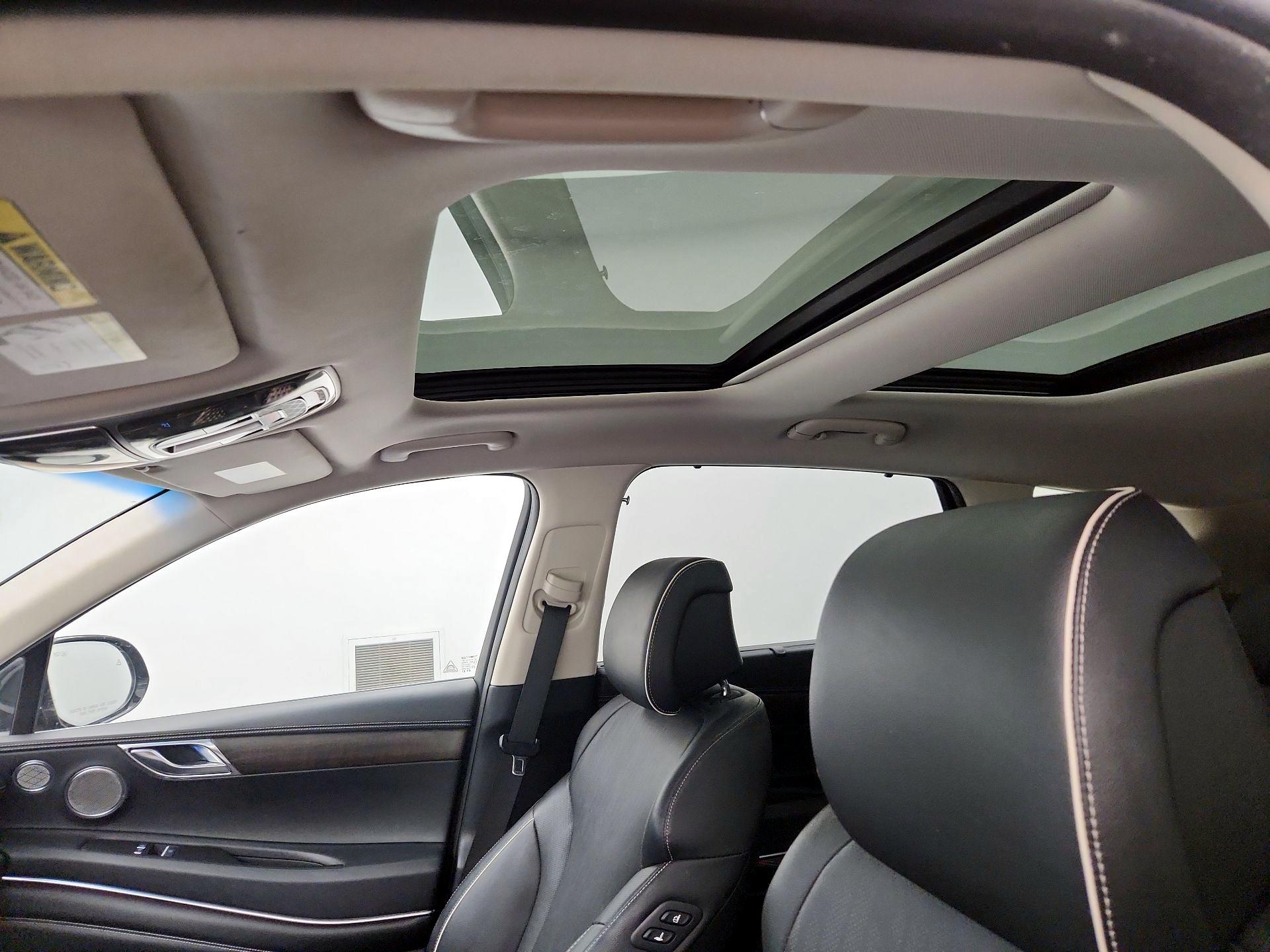 Thumbnail: 2023 Genesis GV80 - 20