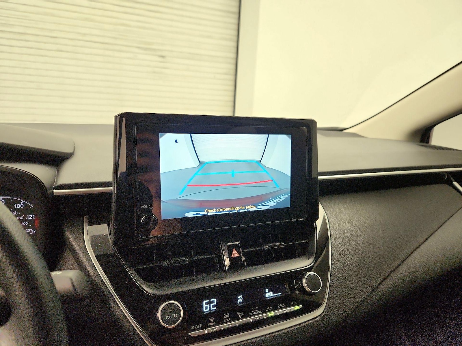 2024 Toyota Corolla LE - Photo 15