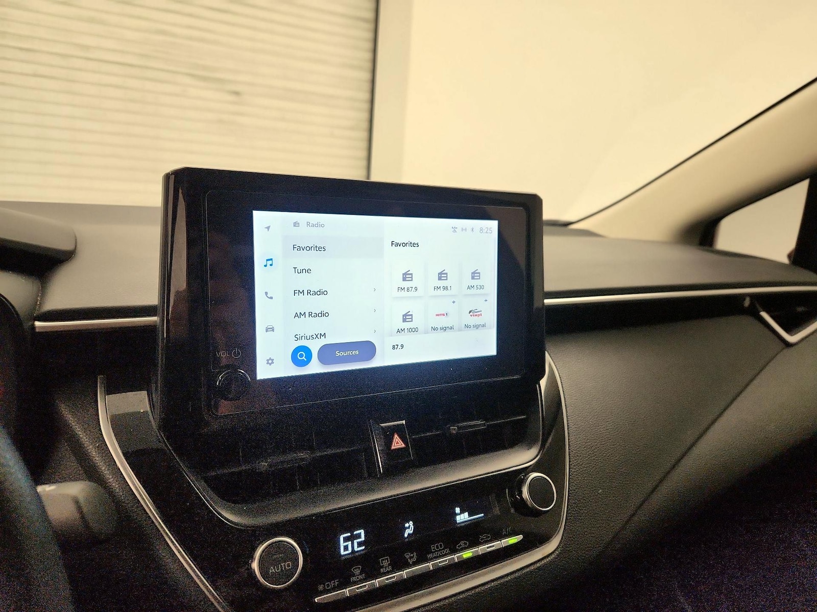 2024 Toyota Corolla LE - Photo 16