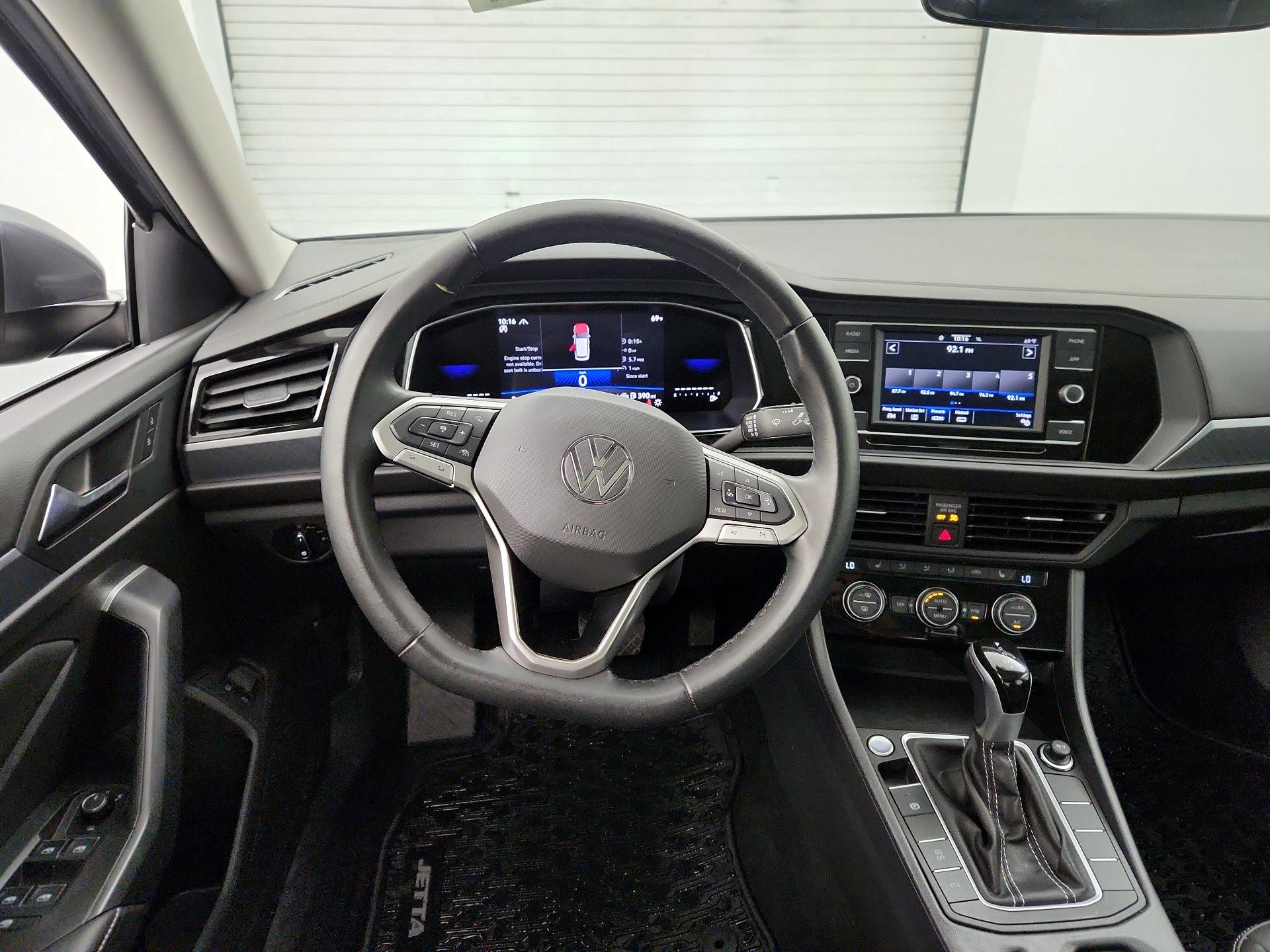 Thumbnail: 2024 Volkswagen Jetta - 10