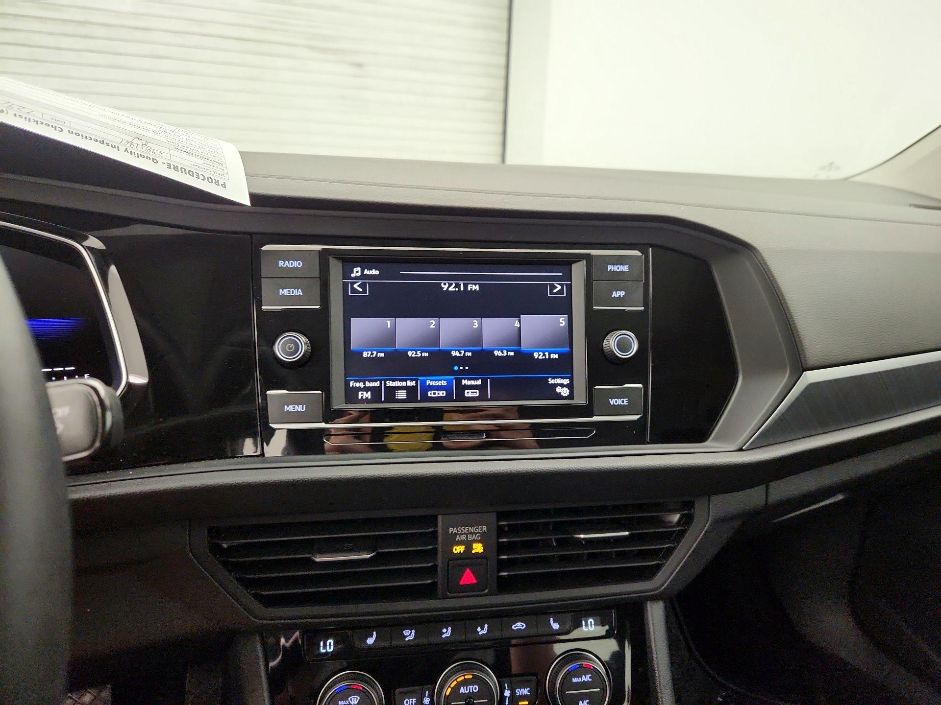 Thumbnail: 2024 Volkswagen Jetta - 15
