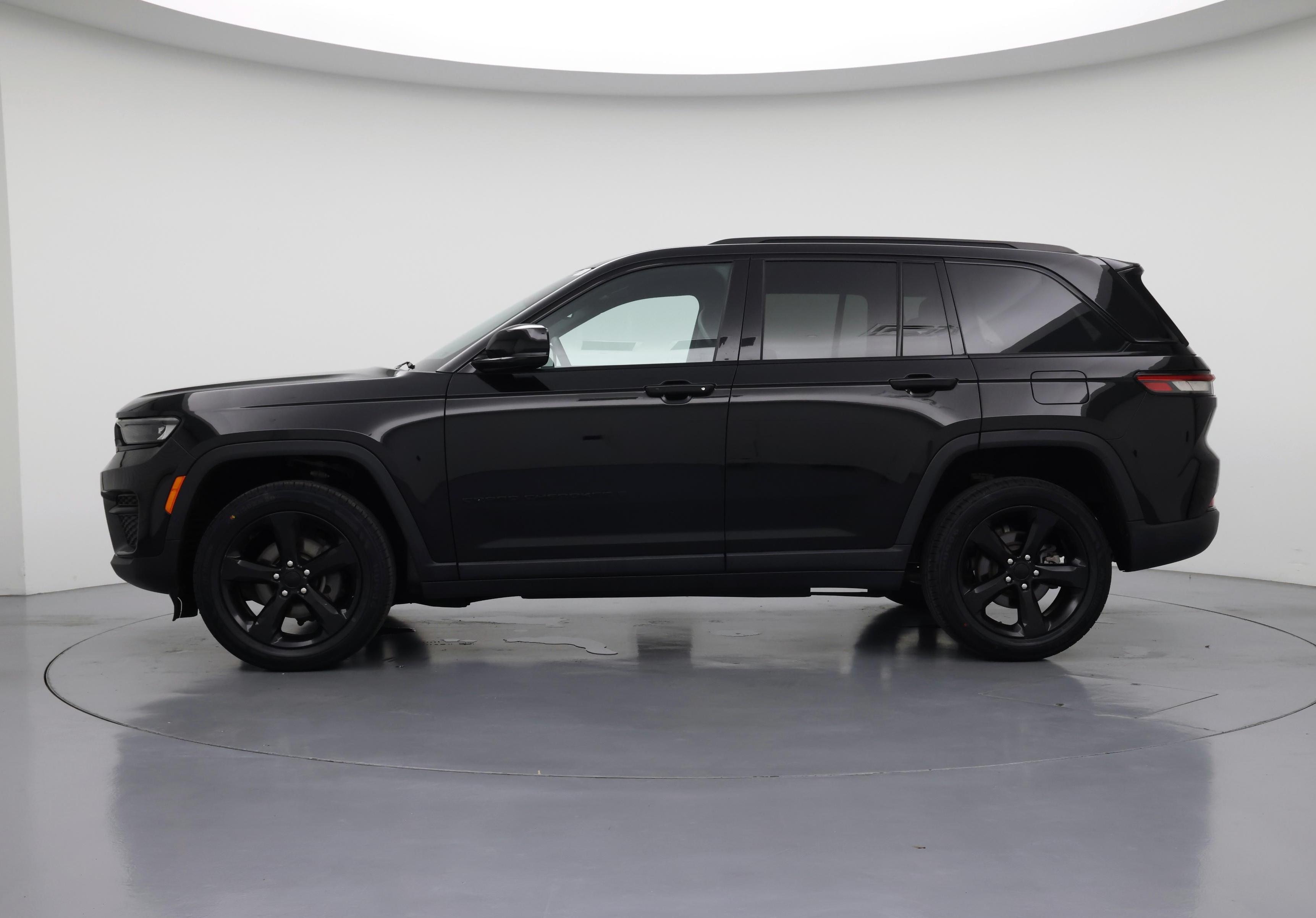Thumbnail: 2023 Jeep Grand Cherokee - 3