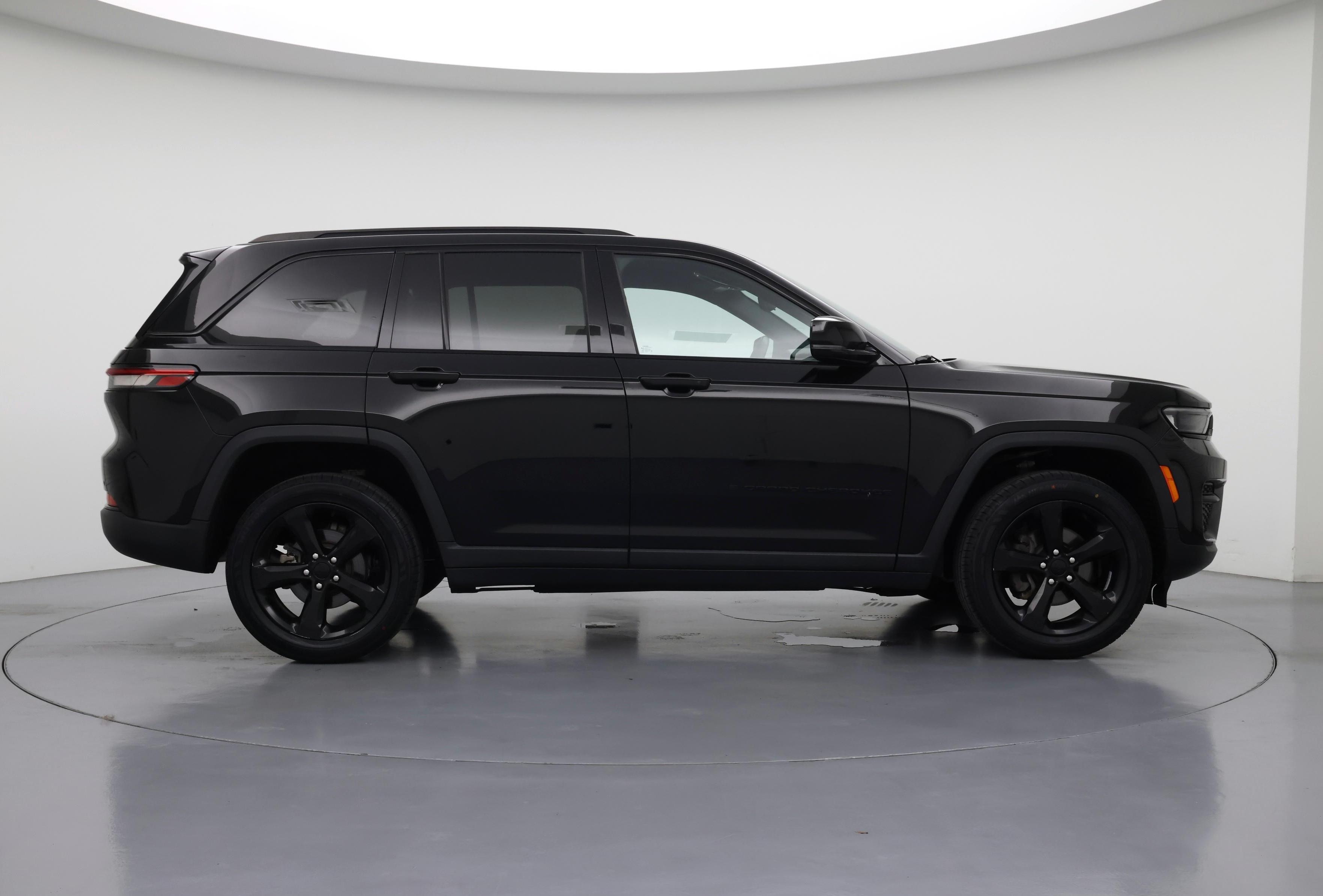 Thumbnail: 2023 Jeep Grand Cherokee - 7