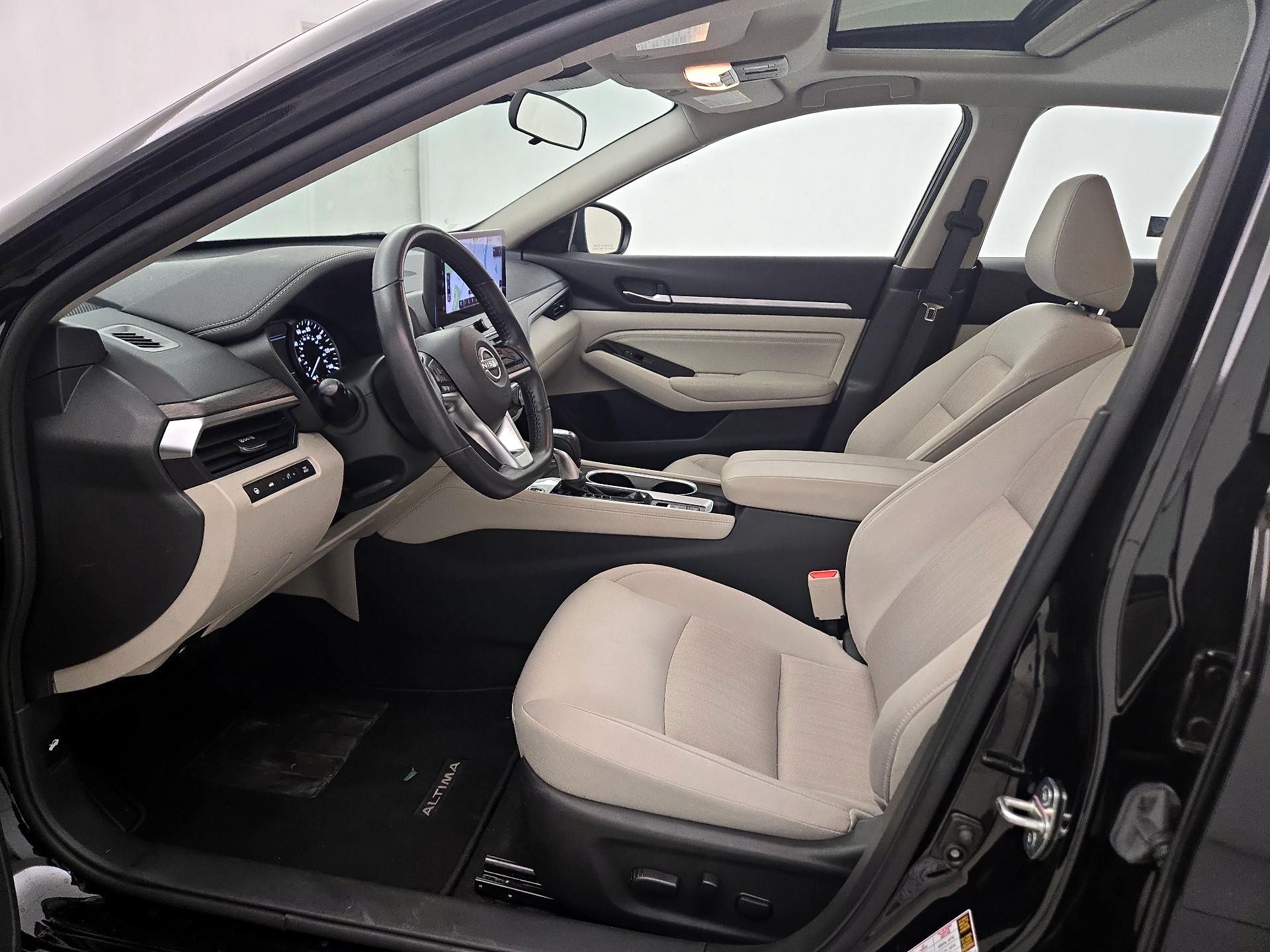Thumbnail: 2023 Nissan Altima - 9