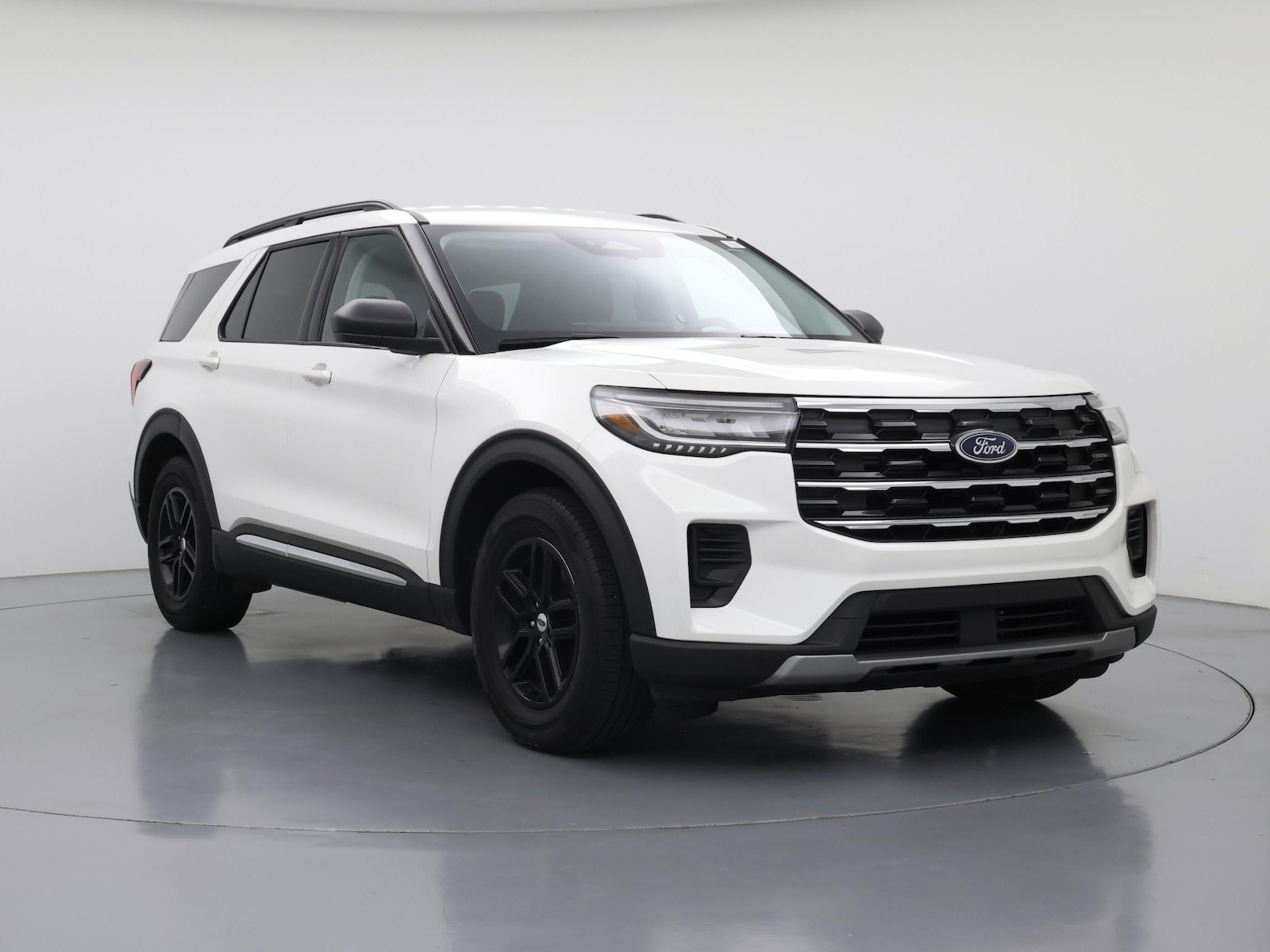 2025 Ford Explorer Active - Photo 2