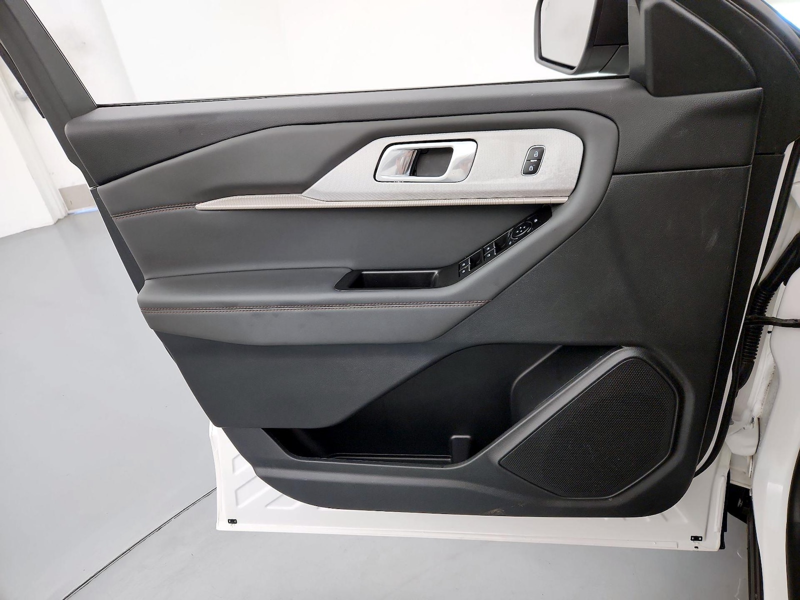2025 Ford Explorer Active - Photo 13