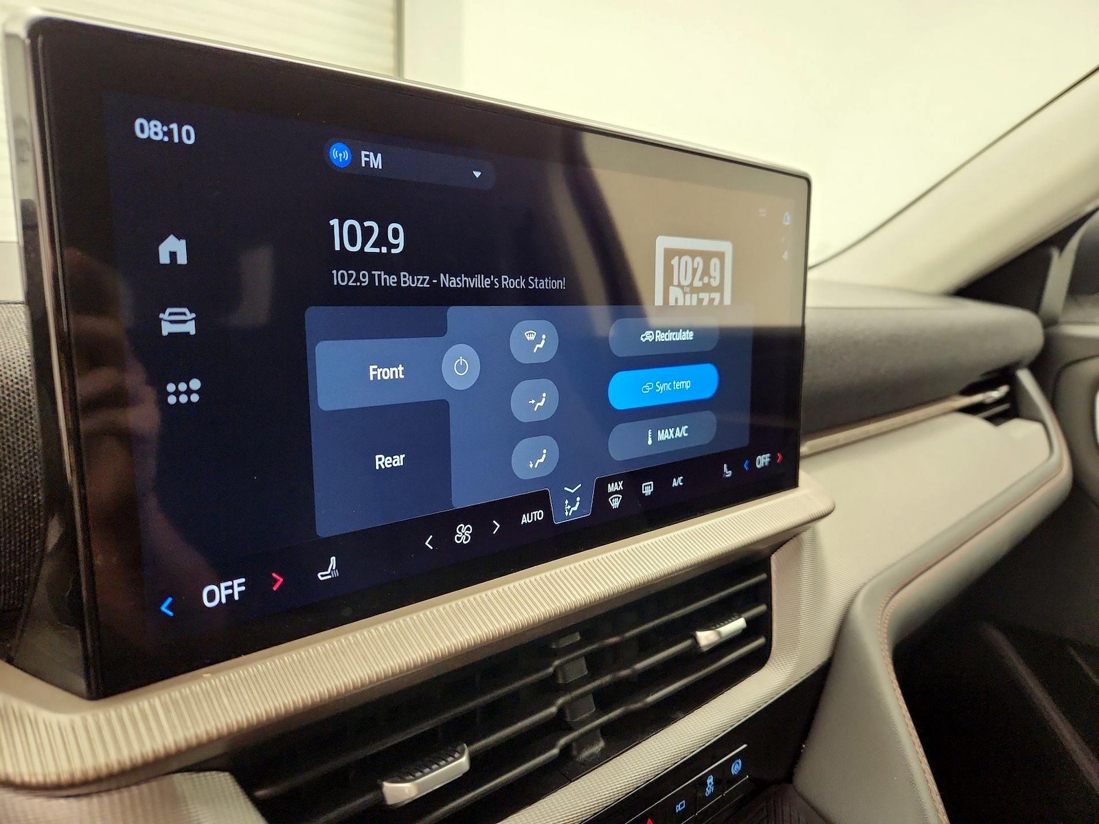 2025 Ford Explorer Active - Photo 17