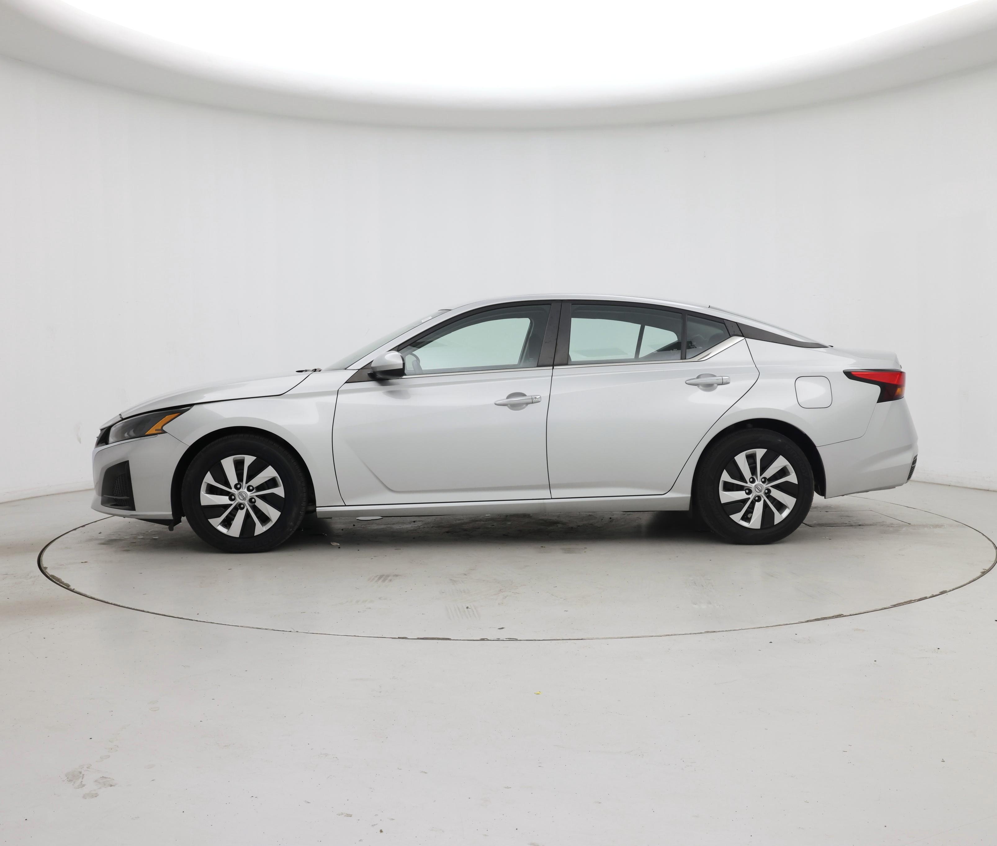 Thumbnail: 2023 Nissan Altima - 3