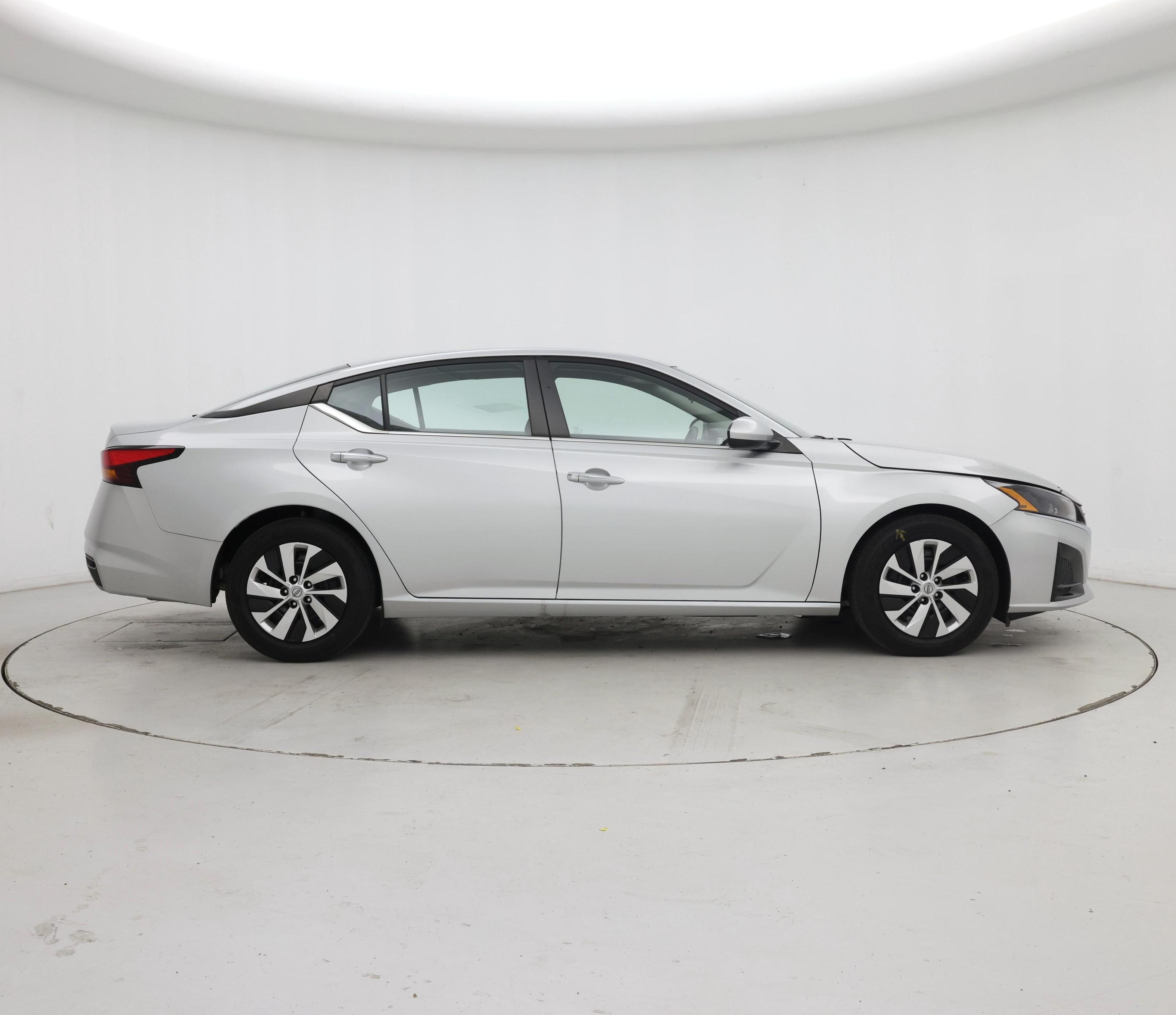 Thumbnail: 2023 Nissan Altima - 7