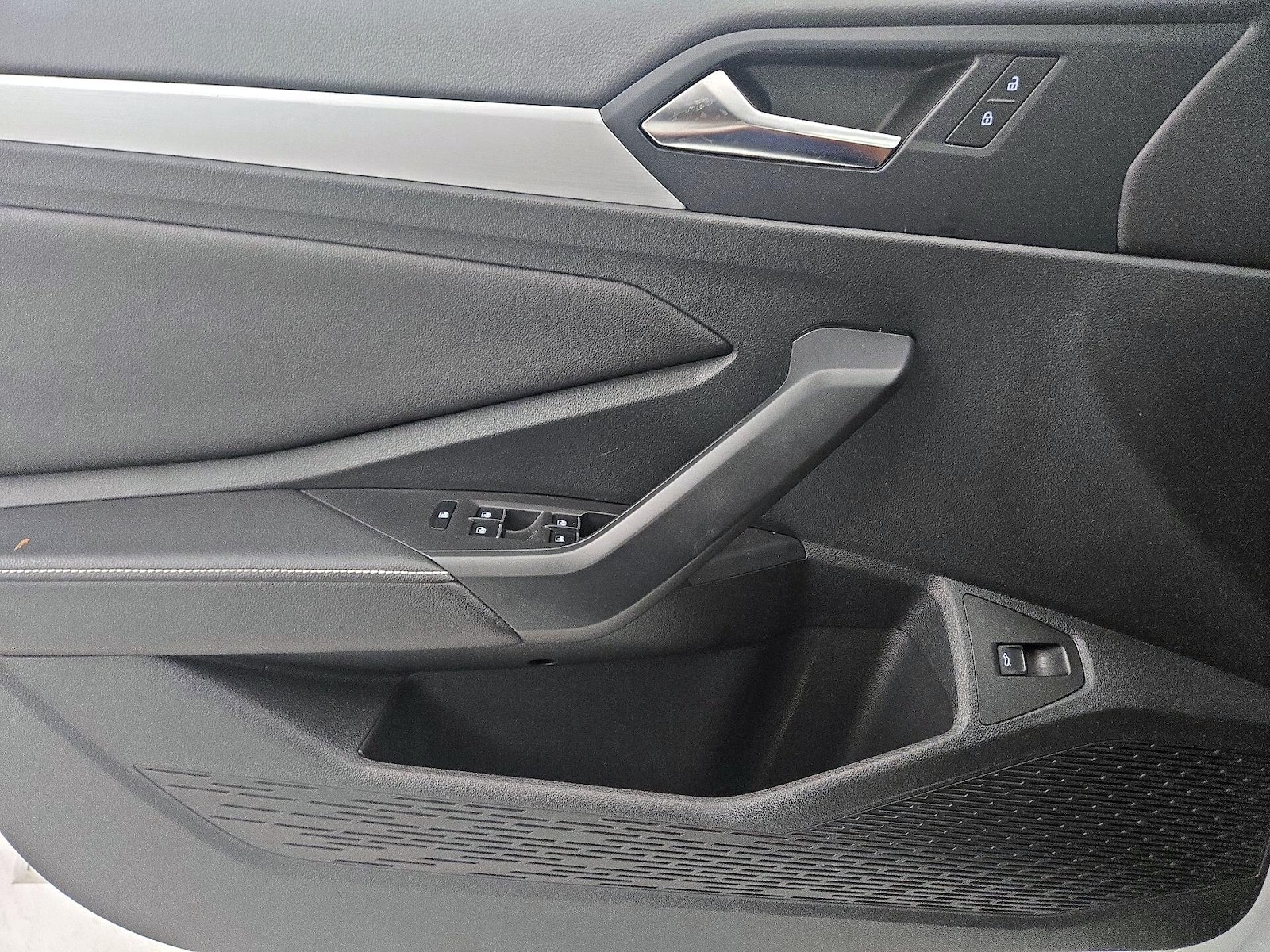 2025 Volkswagen Jetta S - Photo 13