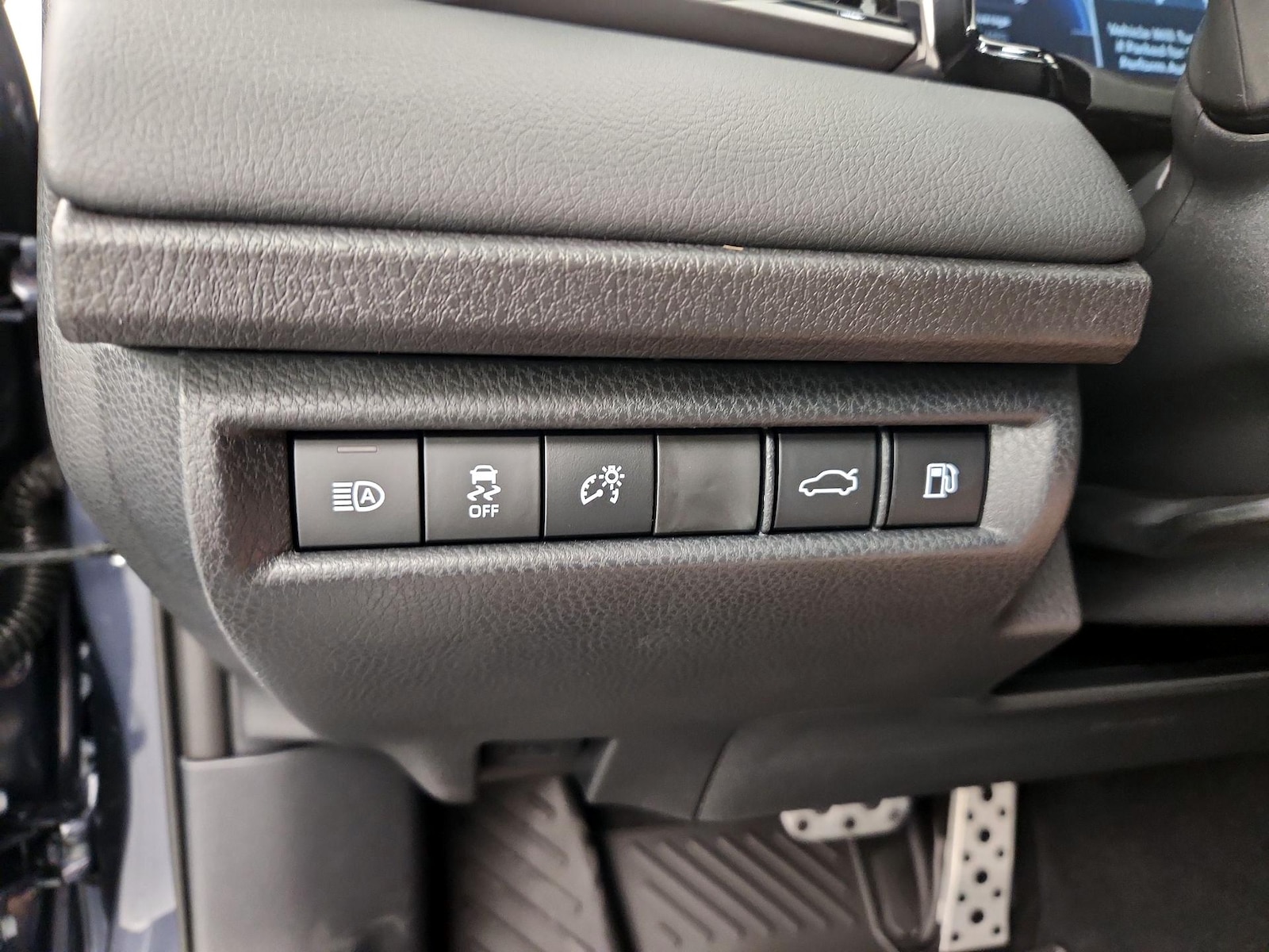 2026 Toyota Camry XSE - Photo 14