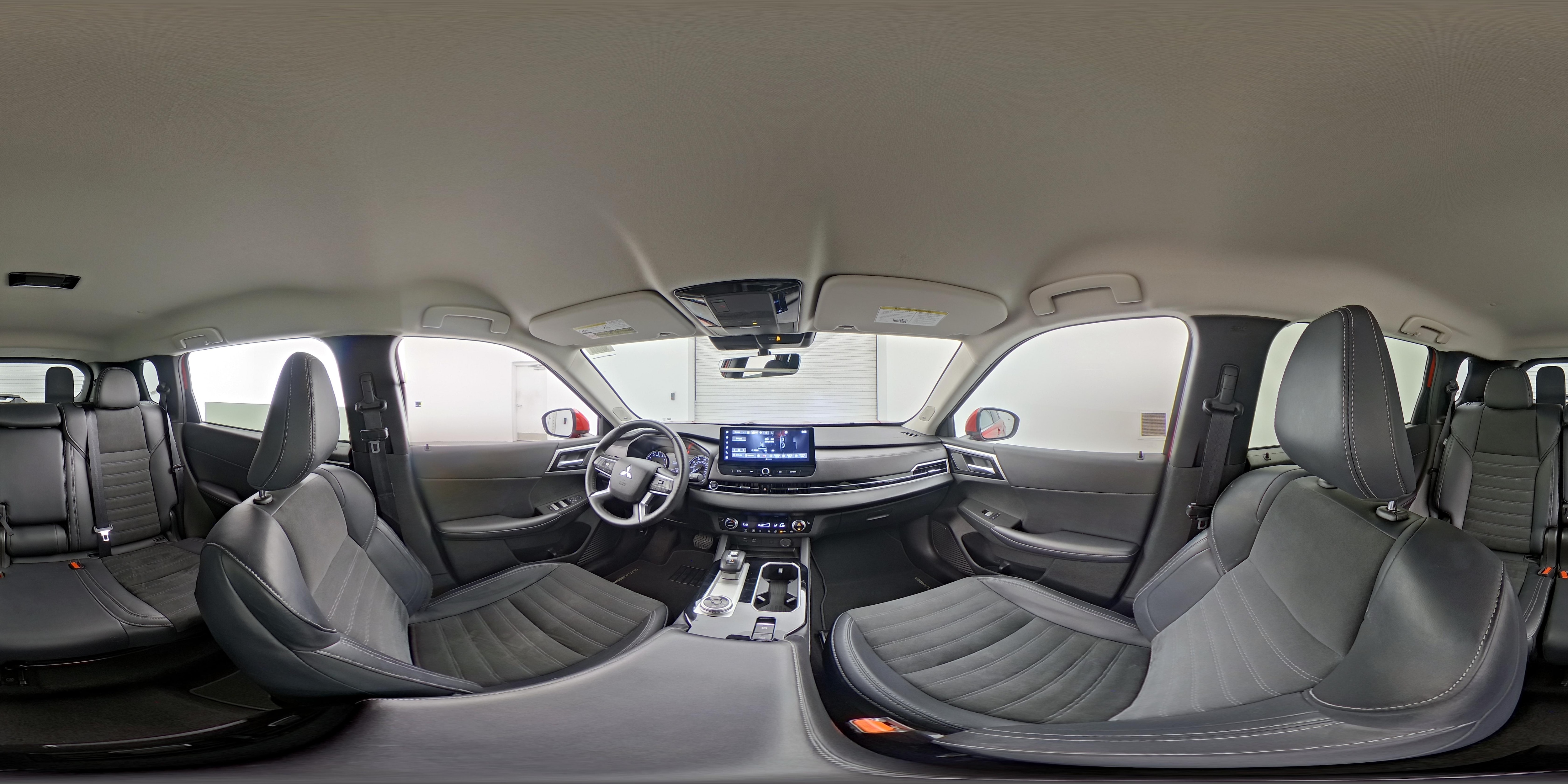 2025 Mitsubishi Outlander SE - Photo 25