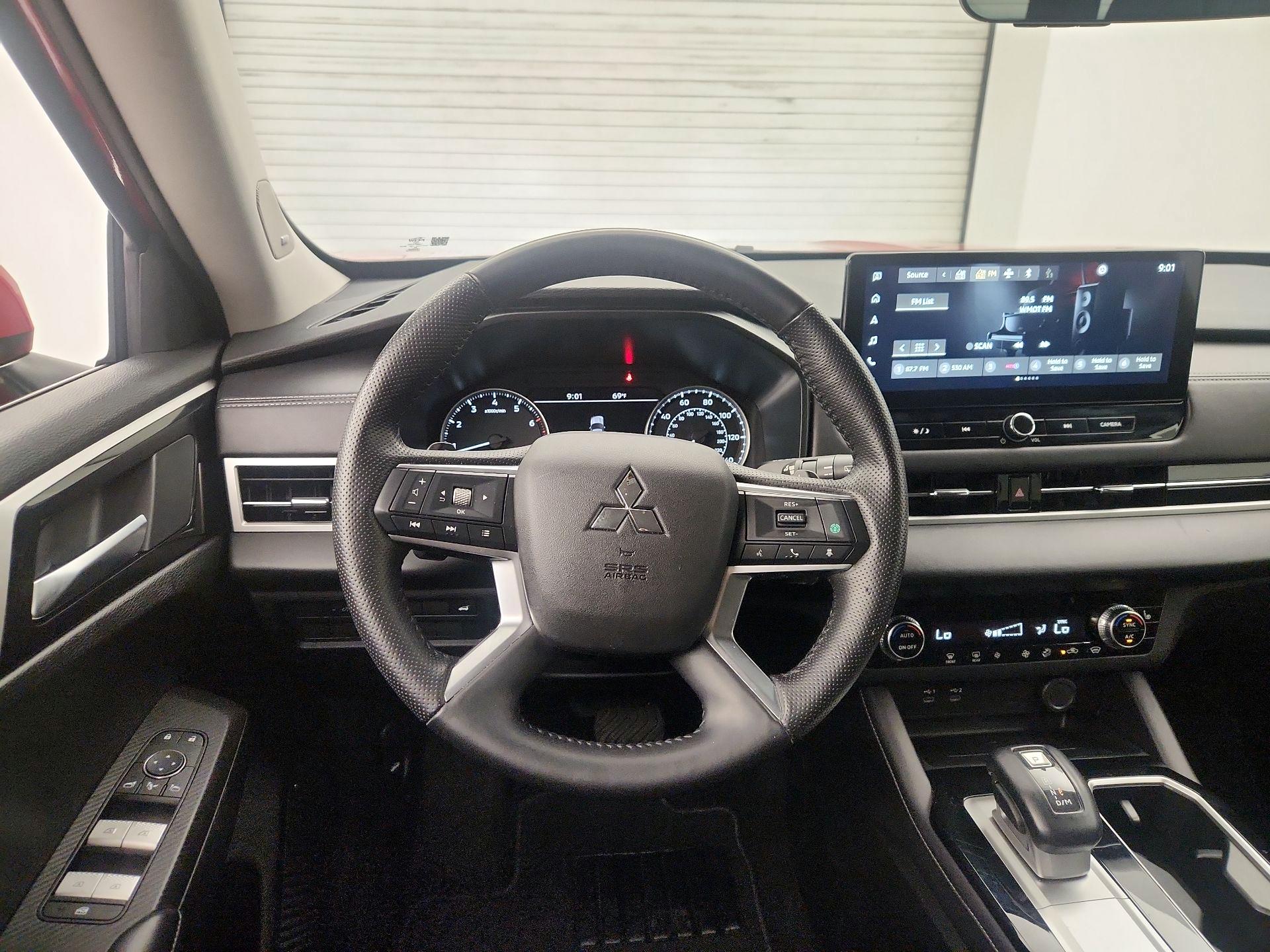 Thumbnail: 2025 Mitsubishi Outlander - 10