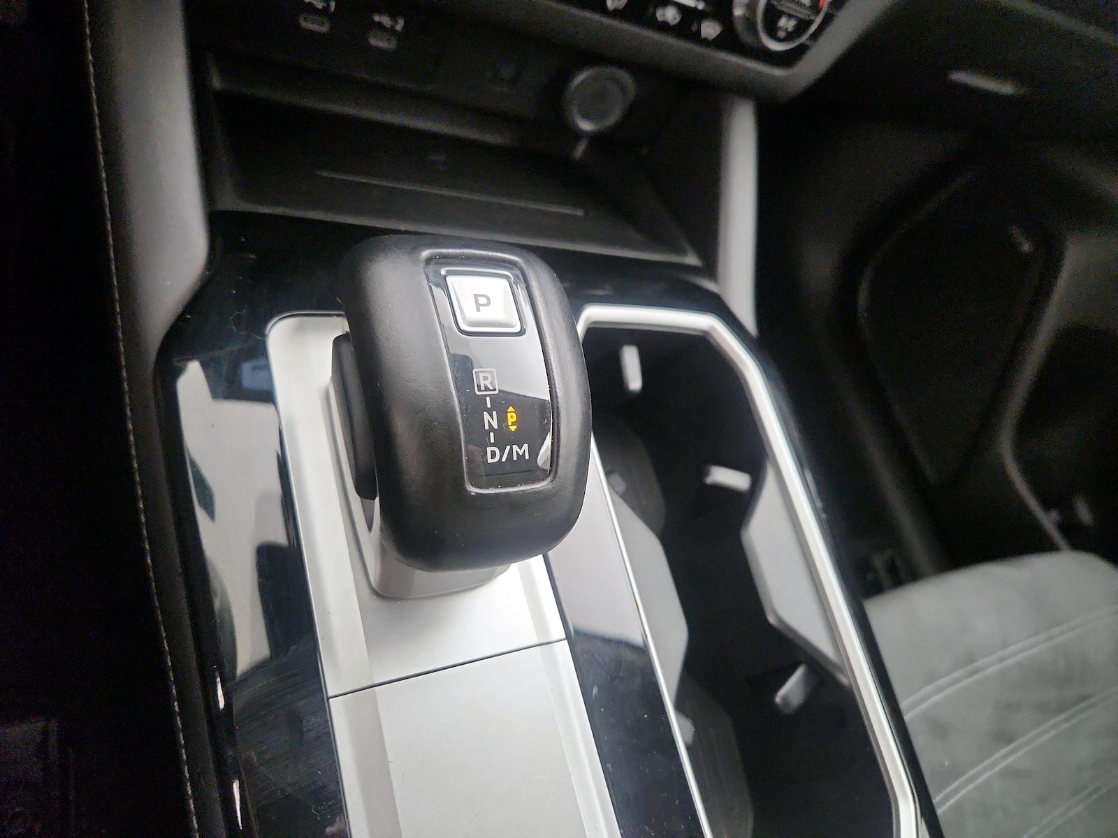 2025 Mitsubishi Outlander SE - Photo 18