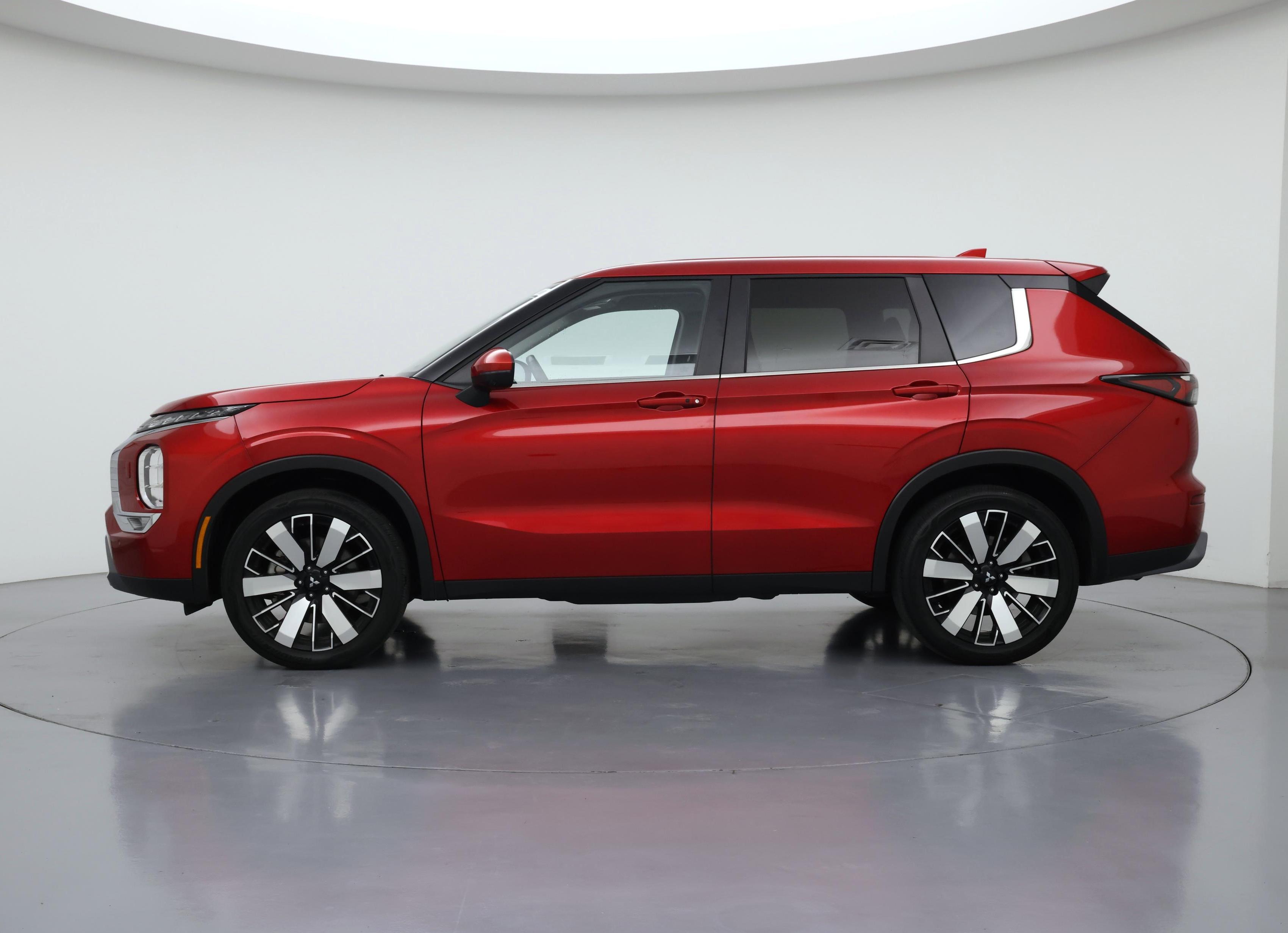 Thumbnail: 2025 Mitsubishi Outlander - 3