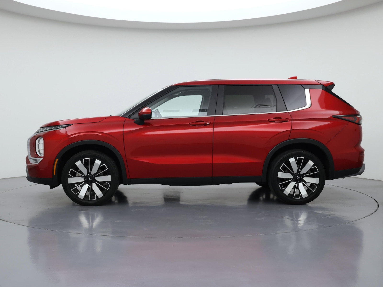 2025 Mitsubishi Outlander SE - Photo 4