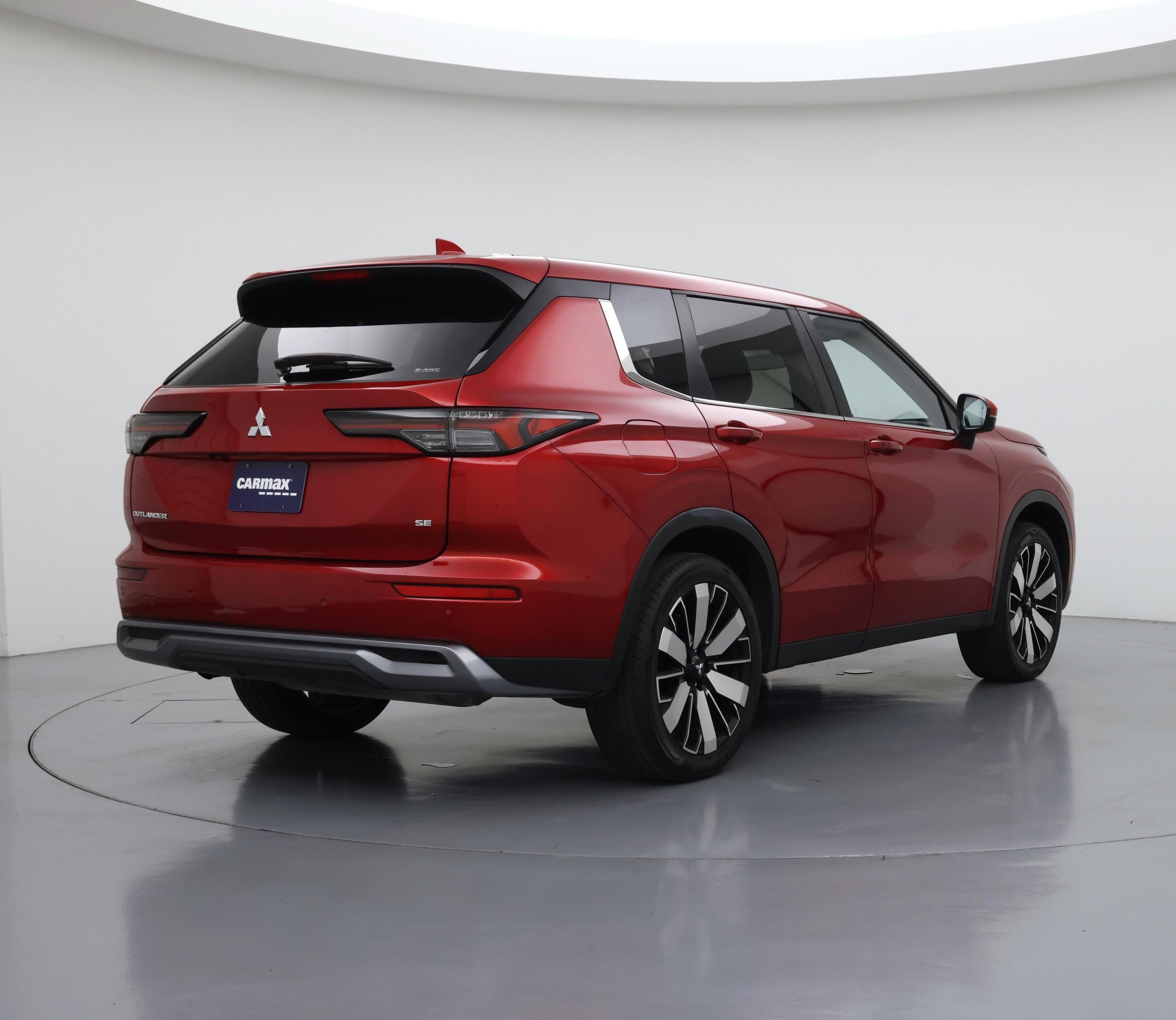Thumbnail: 2025 Mitsubishi Outlander - 8