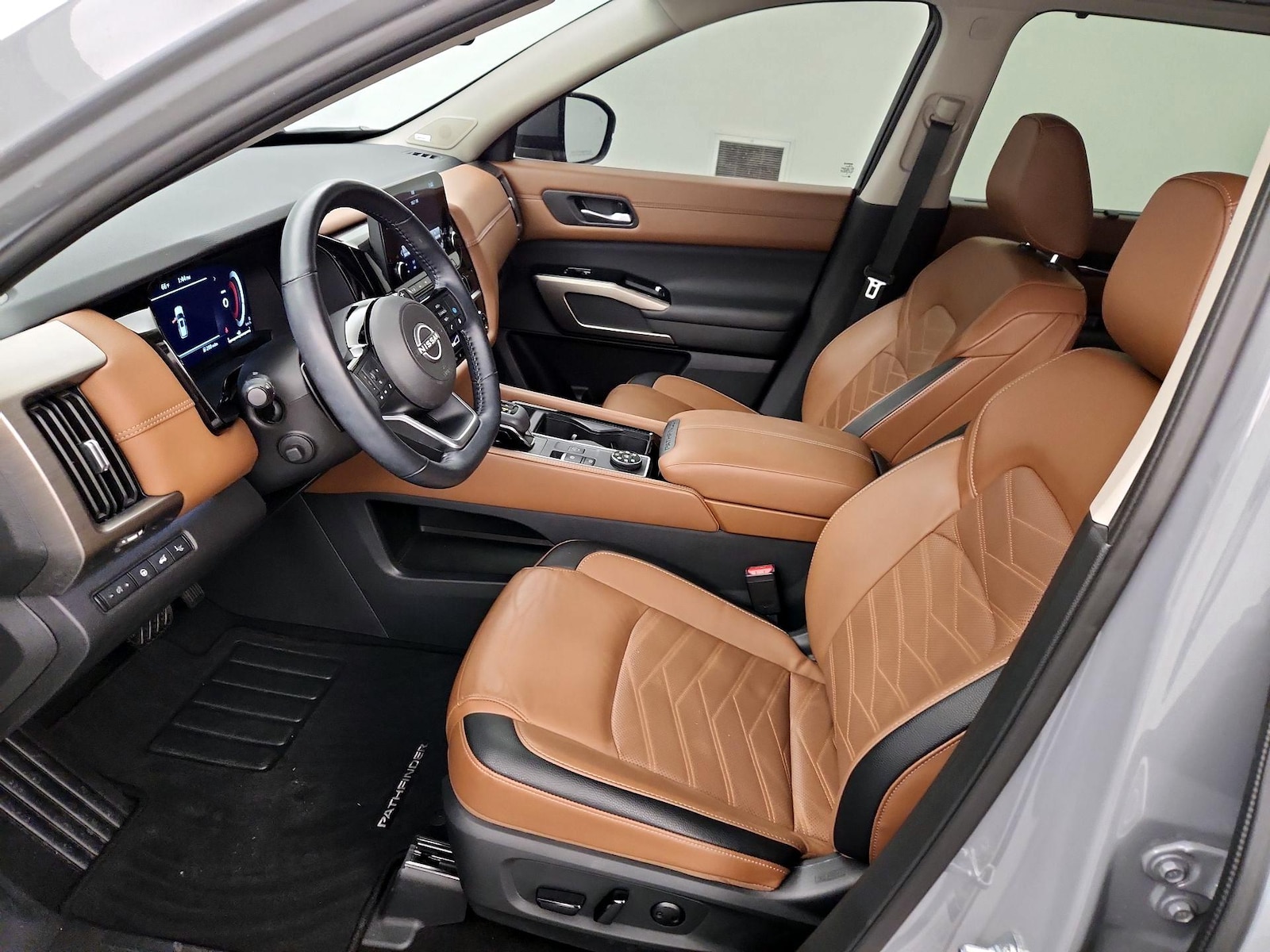 2025 Nissan Pathfinder Platinum - Photo 12