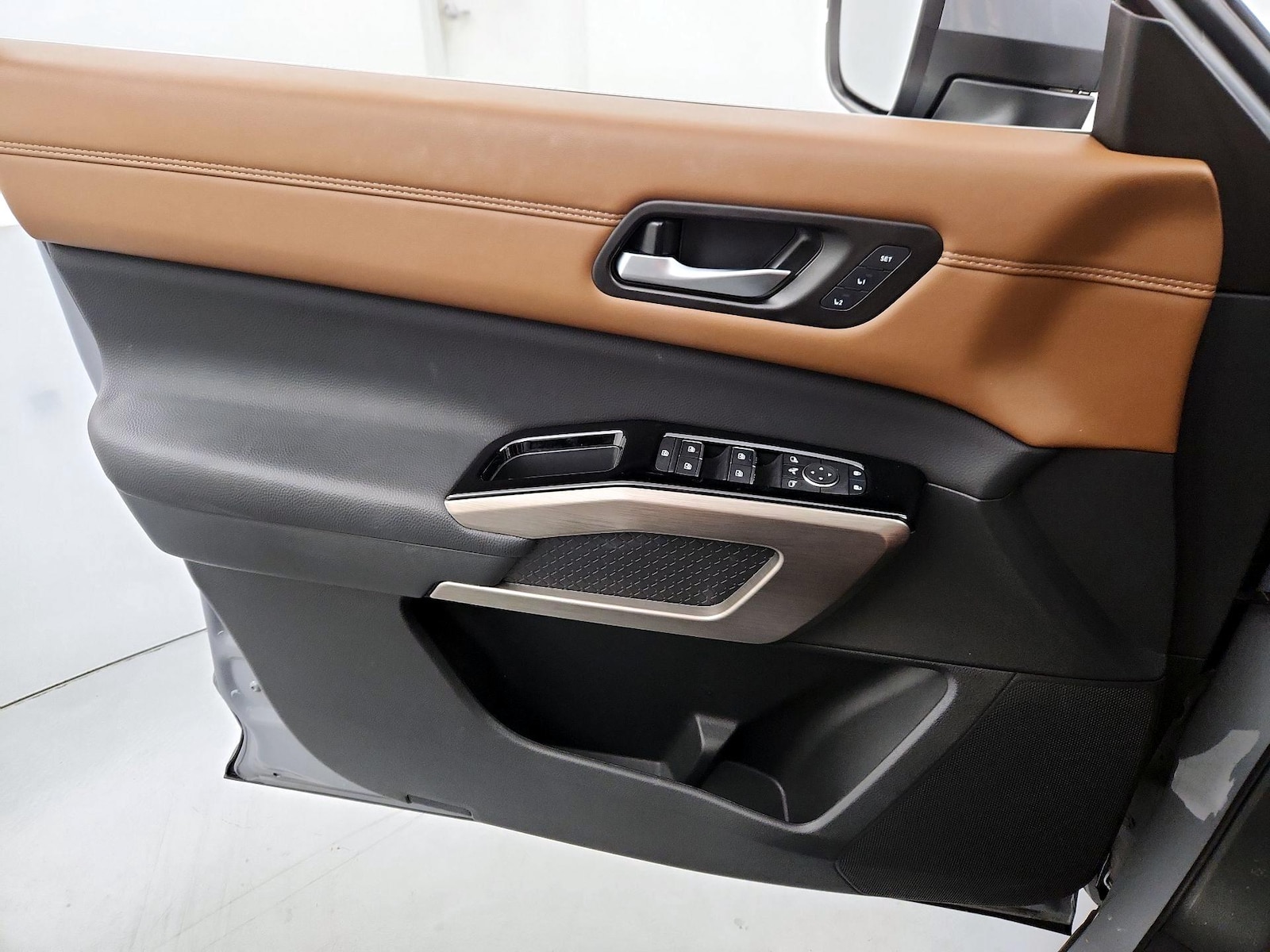 2025 Nissan Pathfinder Platinum - Photo 13