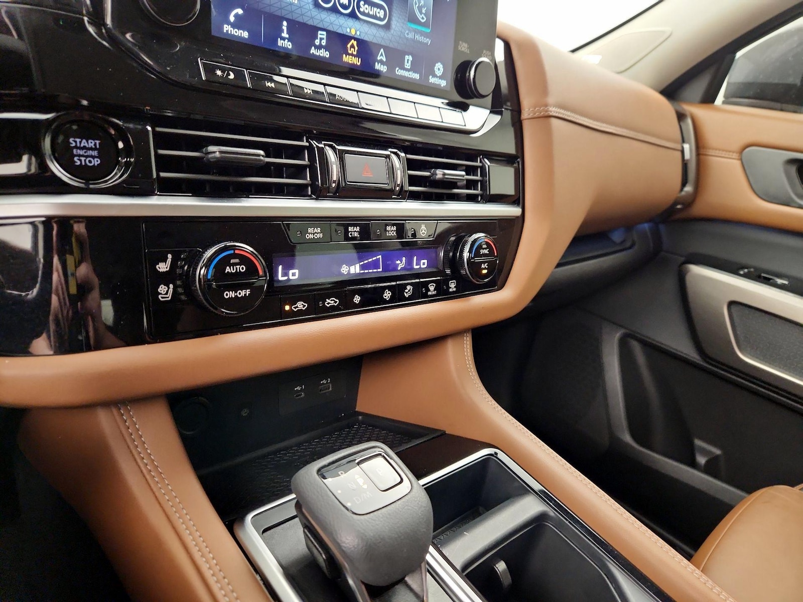 2025 Nissan Pathfinder Platinum - Photo 17