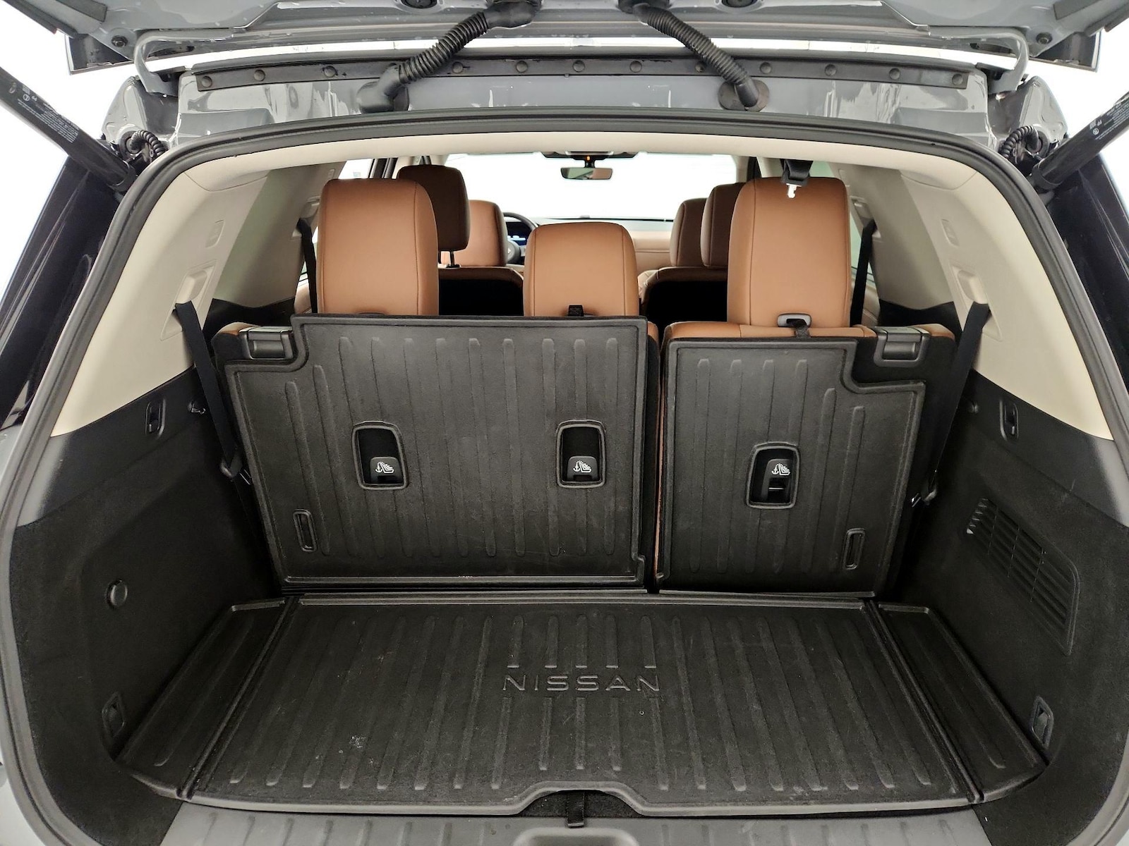 2025 Nissan Pathfinder Platinum - Photo 22