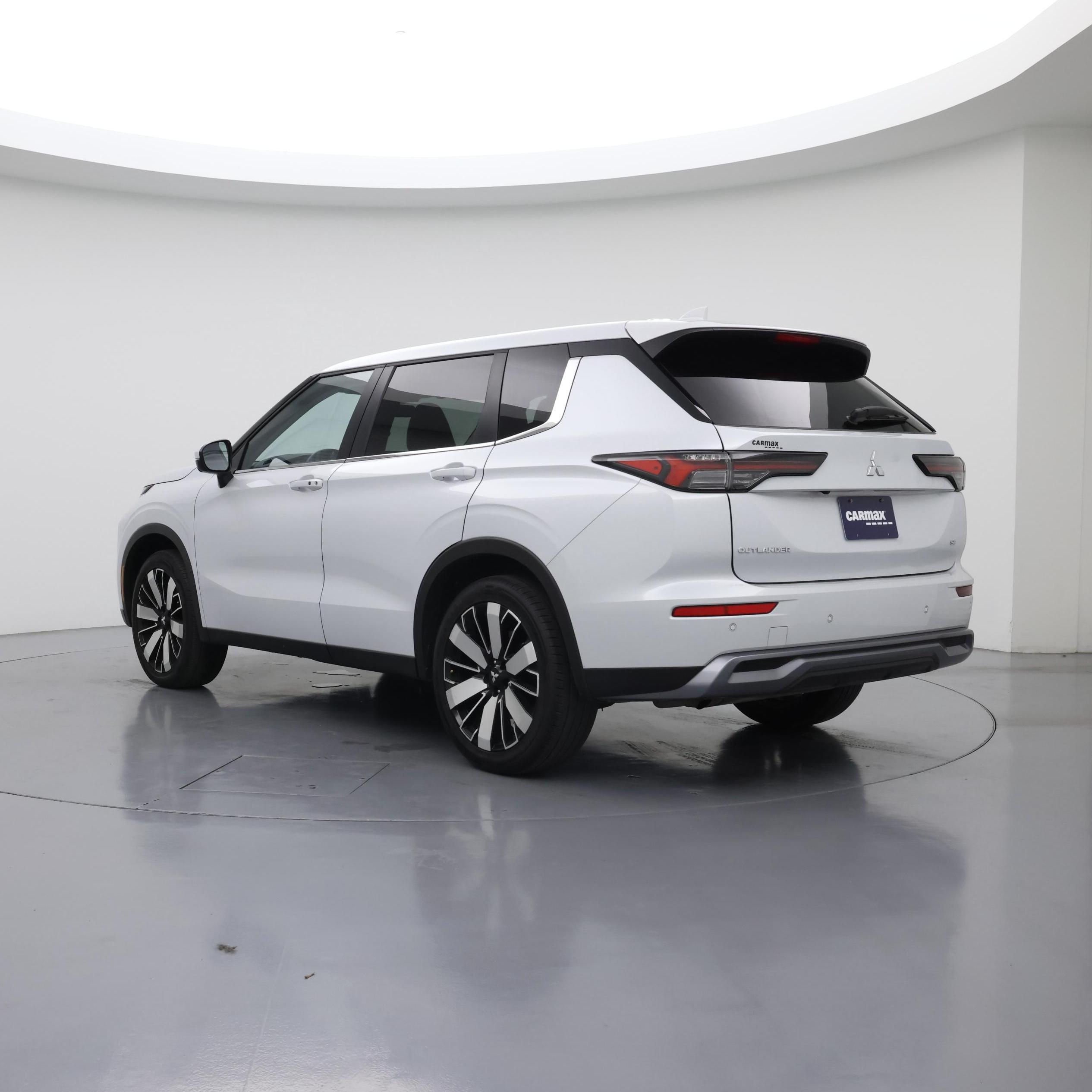 Thumbnail: 2025 Mitsubishi Outlander - 2
