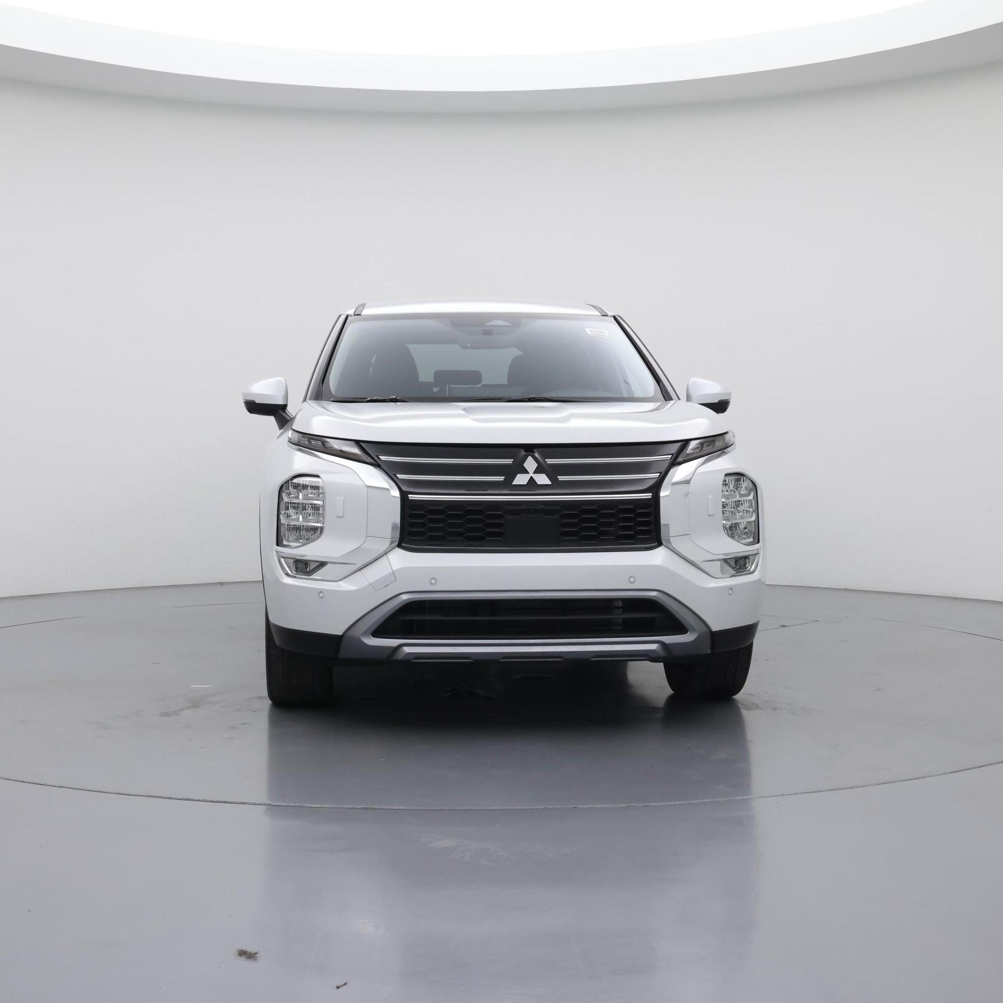 Thumbnail: 2025 Mitsubishi Outlander - 5