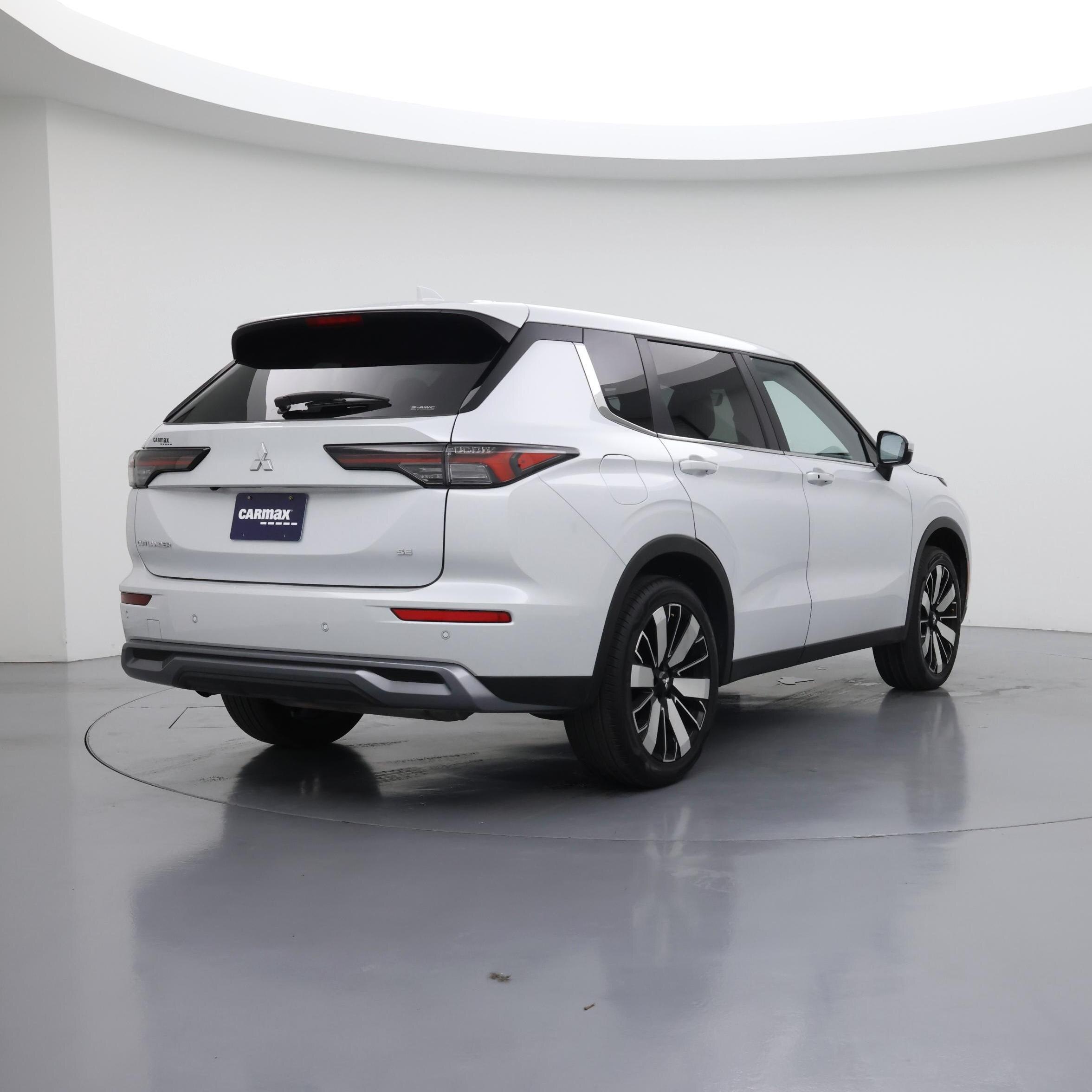Thumbnail: 2025 Mitsubishi Outlander - 8