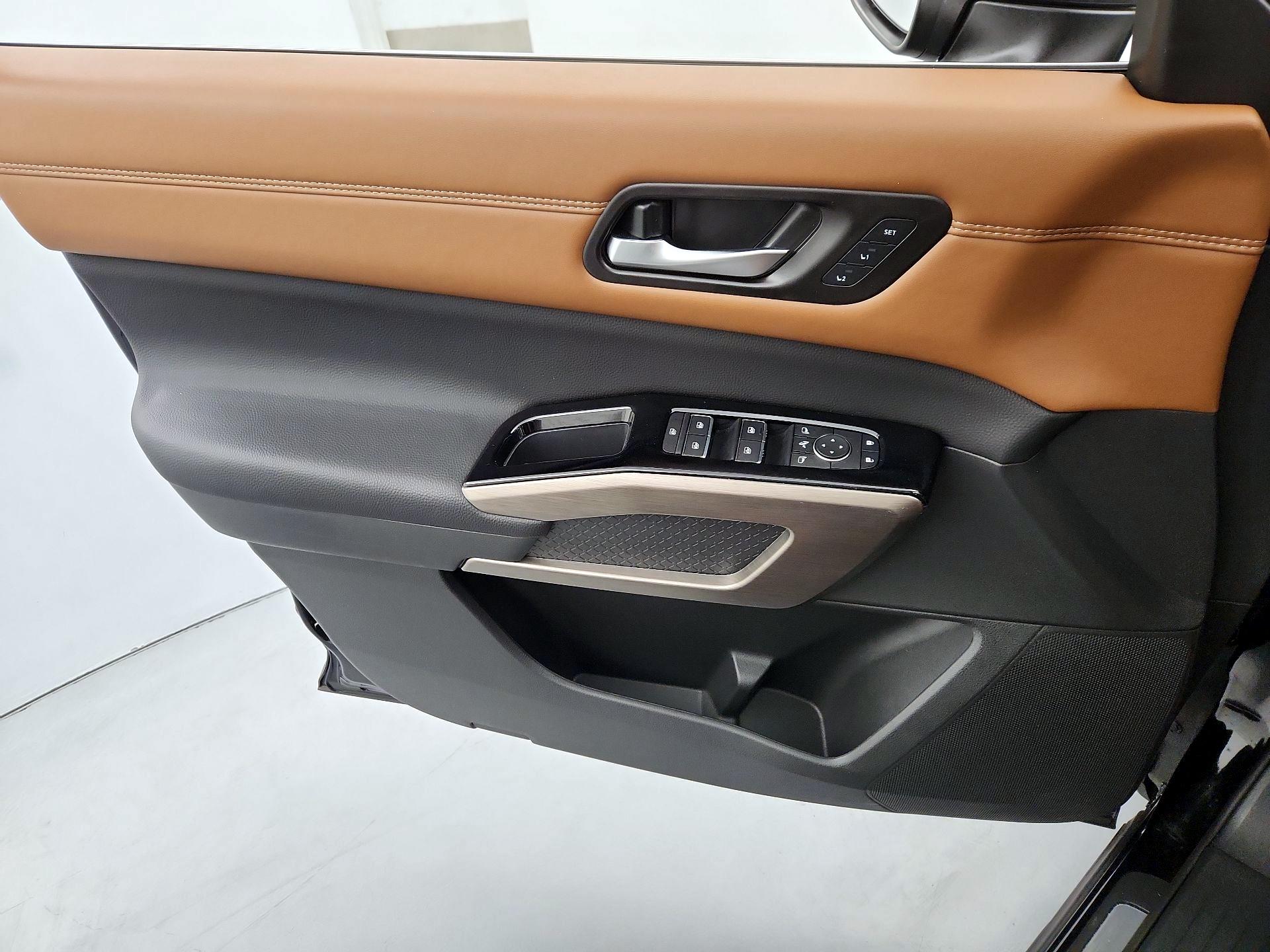 Thumbnail: 2025 Nissan Pathfinder - 12