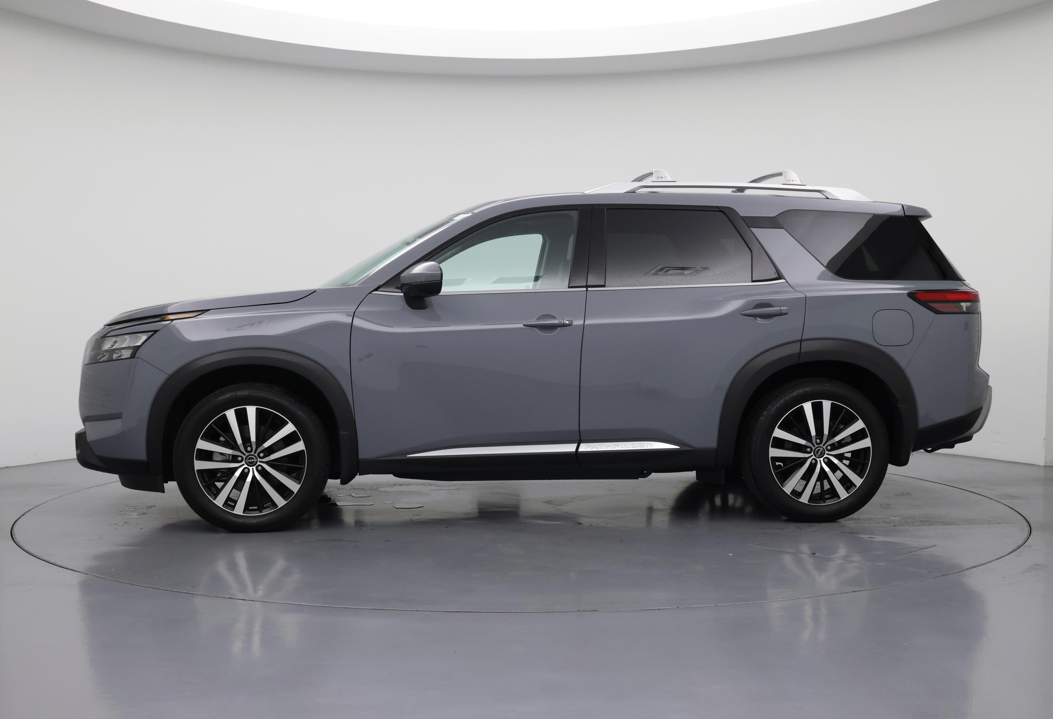 Thumbnail: 2025 Nissan Pathfinder - 3