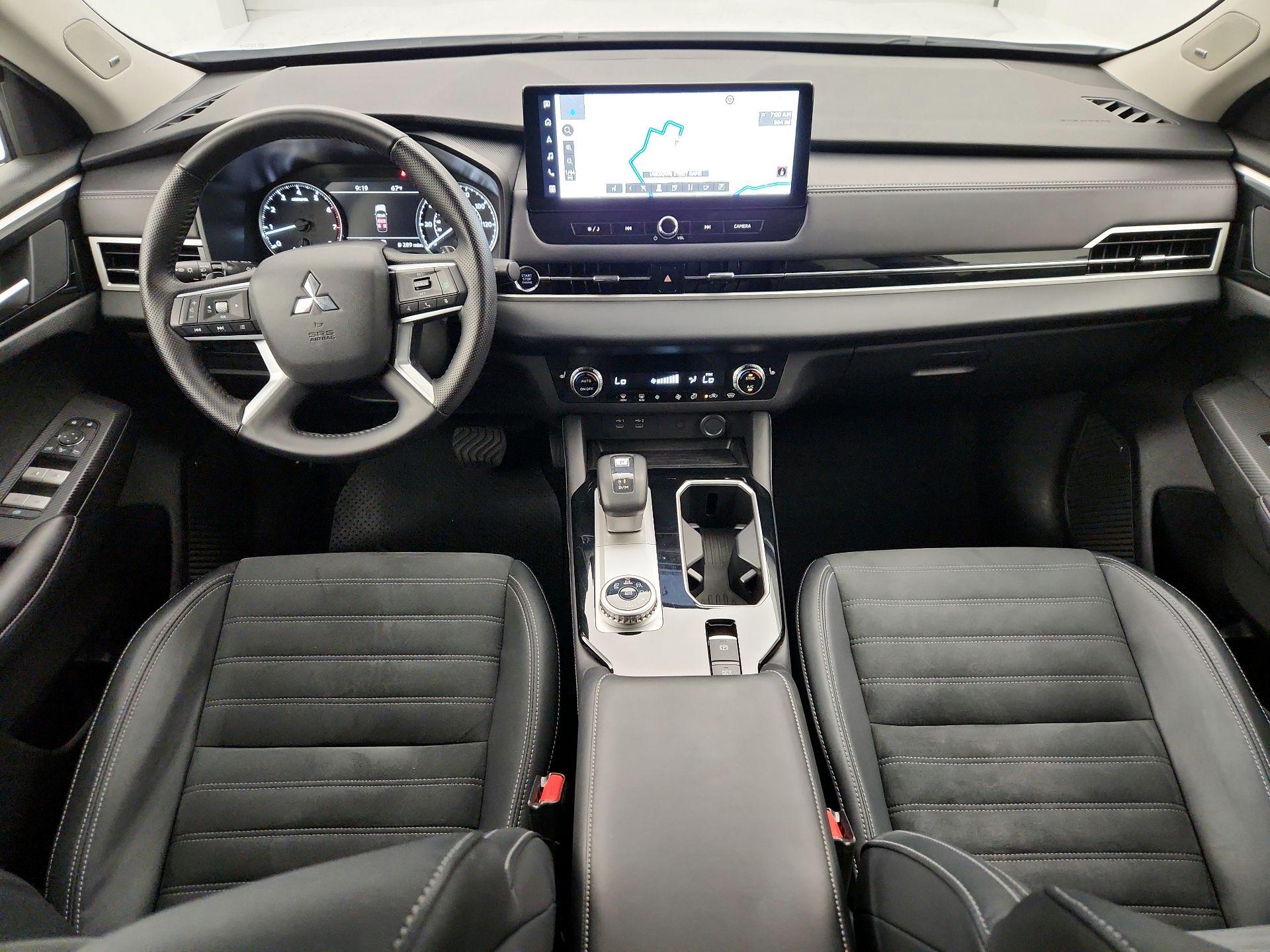 Thumbnail: 2025 Mitsubishi Outlander - 9