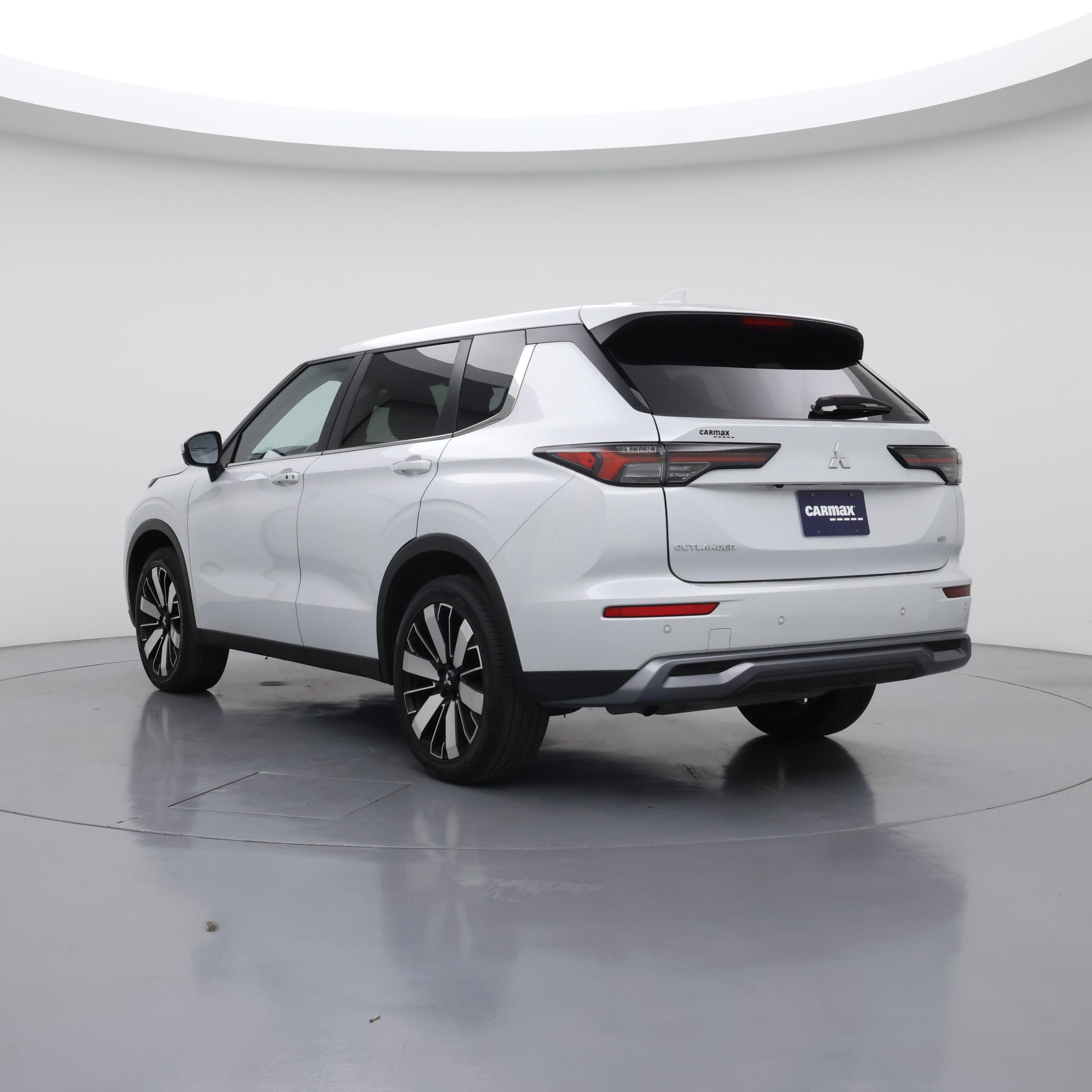 Thumbnail: 2025 Mitsubishi Outlander - 2