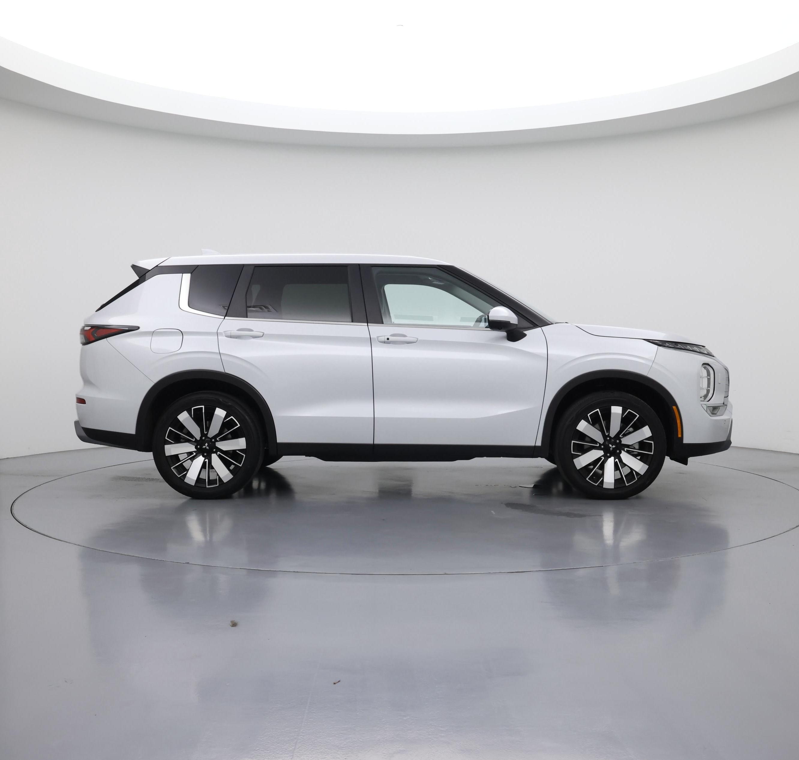 Thumbnail: 2025 Mitsubishi Outlander - 7