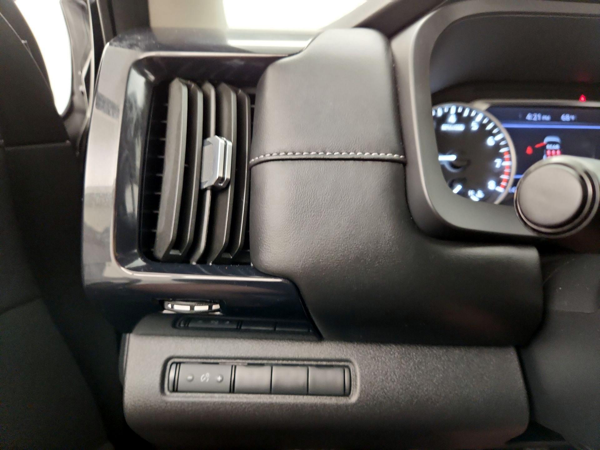 Thumbnail: 2025 Nissan Pathfinder - 13