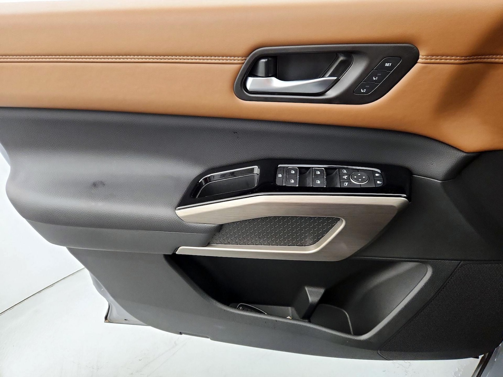 2025 Nissan Pathfinder Platinum - Photo 13