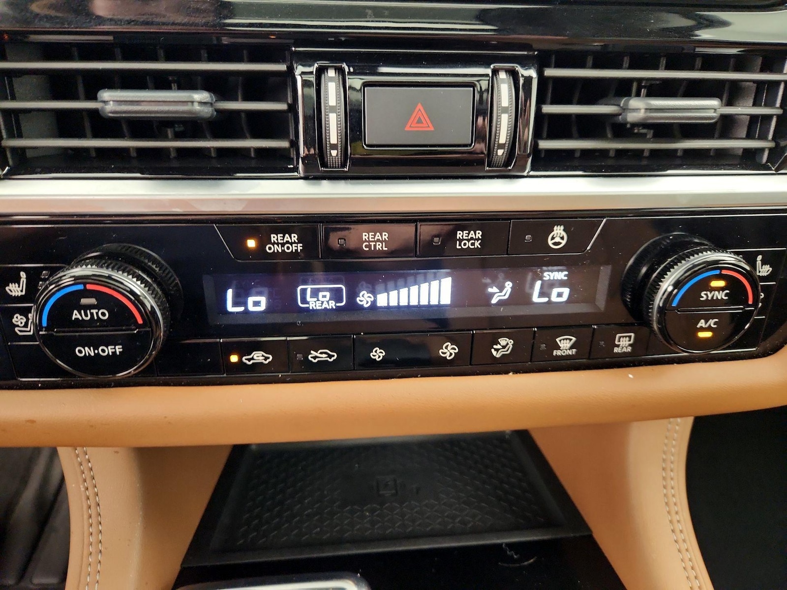 2025 Nissan Pathfinder Platinum - Photo 17