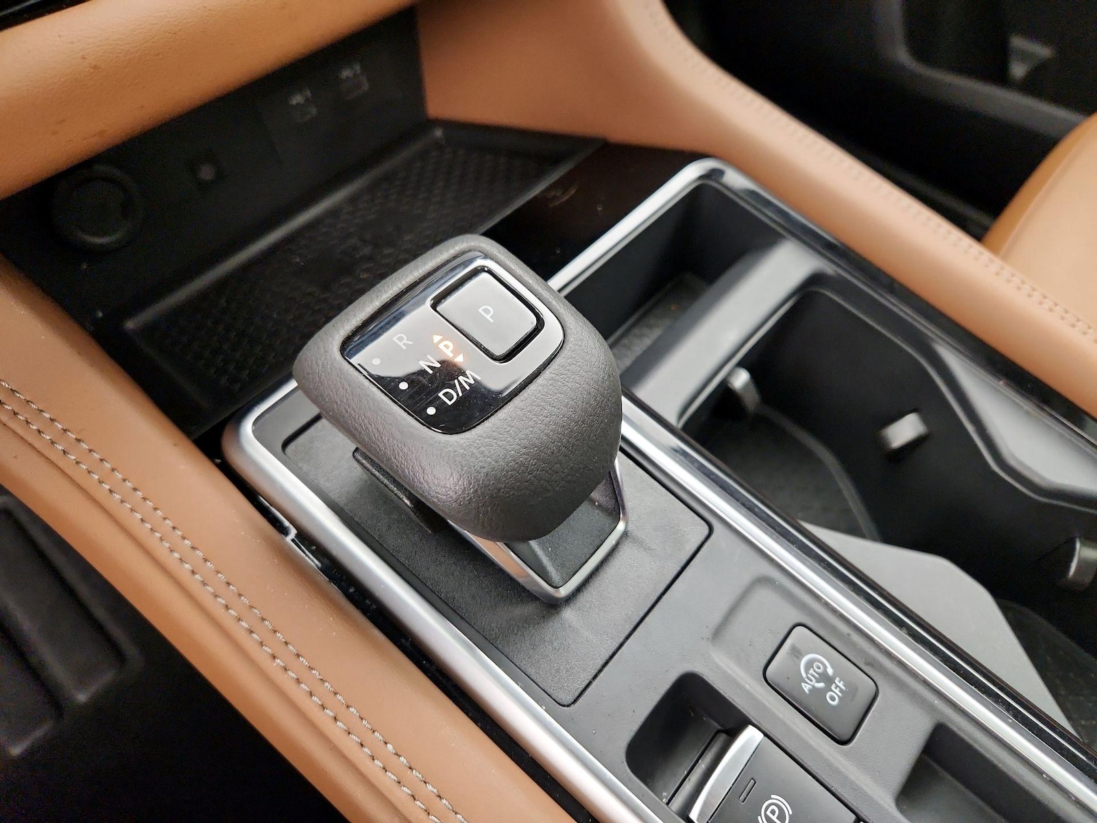 2025 Nissan Pathfinder Platinum - Photo 18