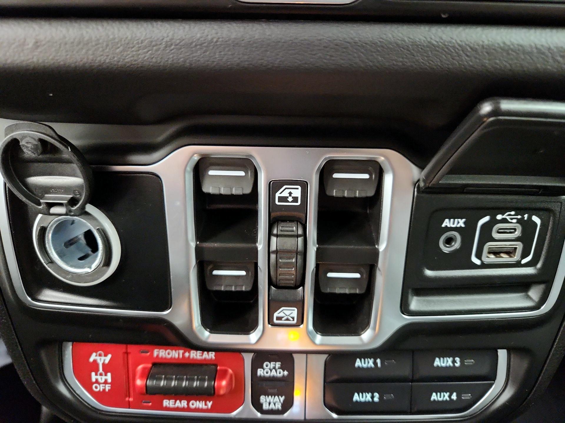 Thumbnail: 2025 Jeep Wrangler - 18