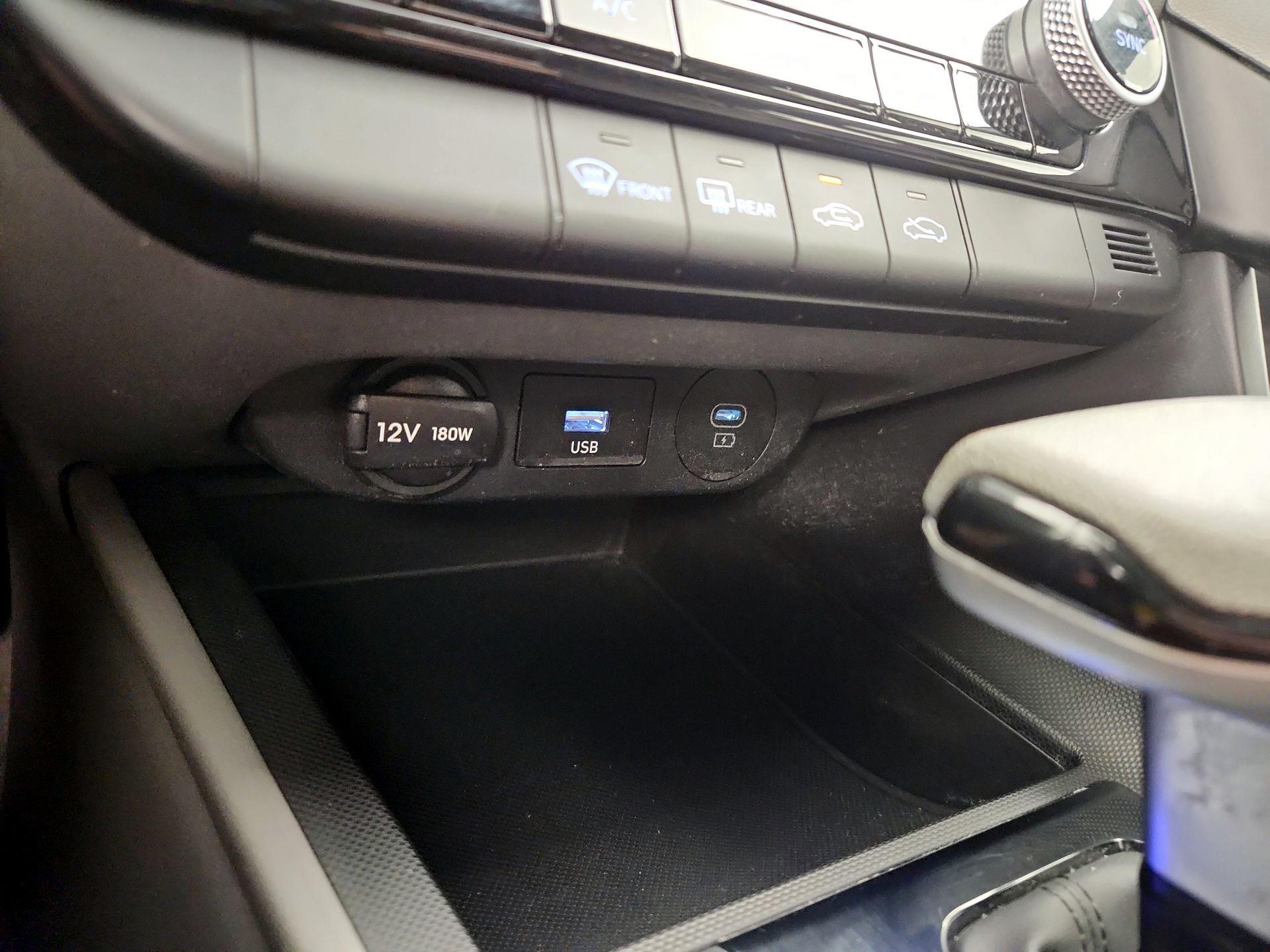 Thumbnail: 2024 Hyundai Elantra - 18
