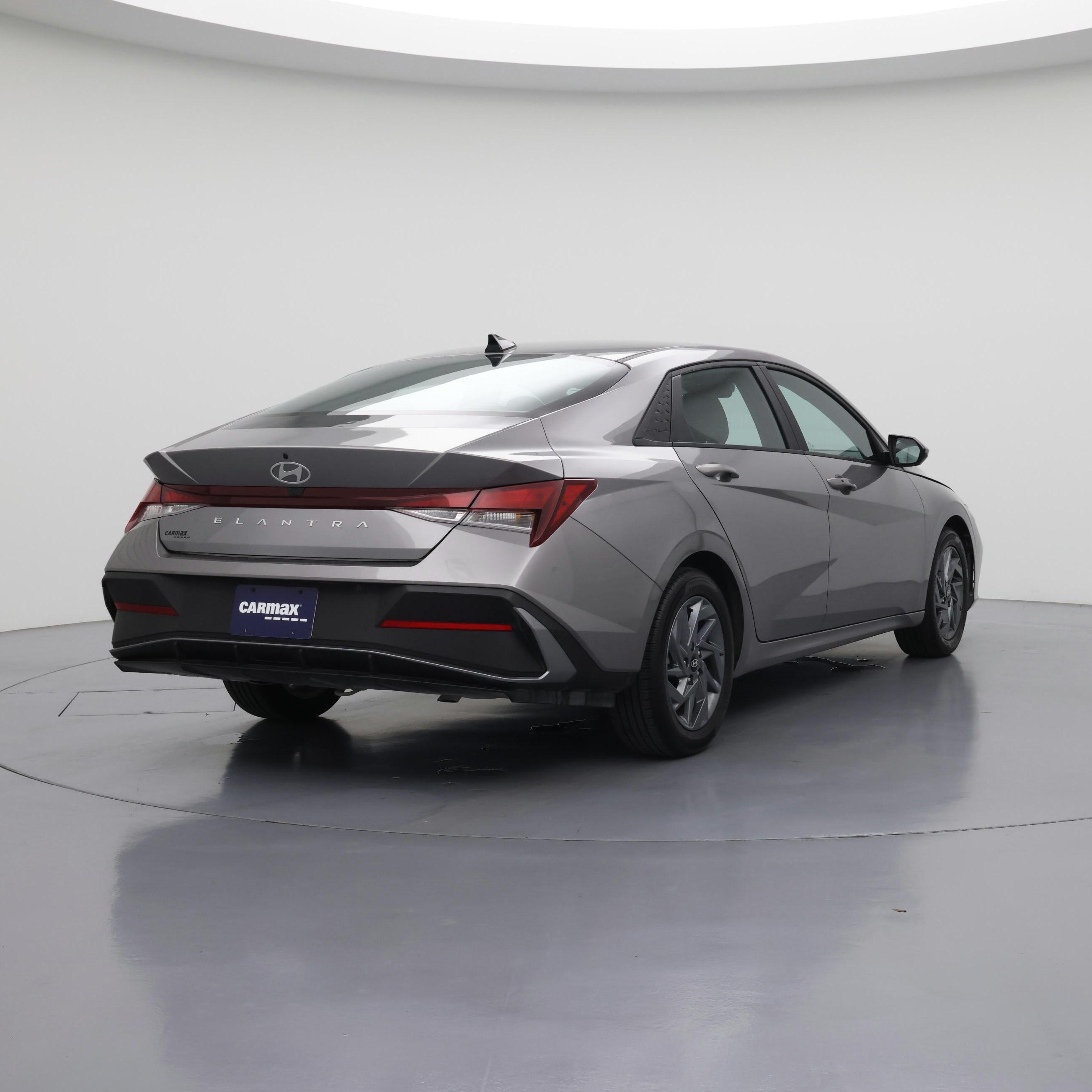 Thumbnail: 2024 Hyundai Elantra - 8
