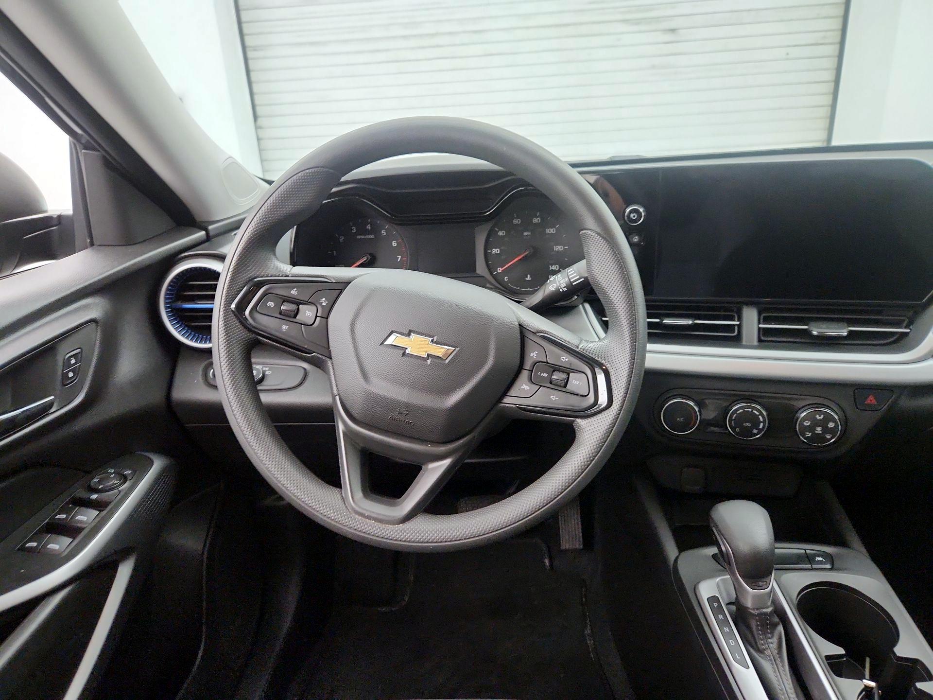 Thumbnail: 2024 Chevrolet Trax - 10