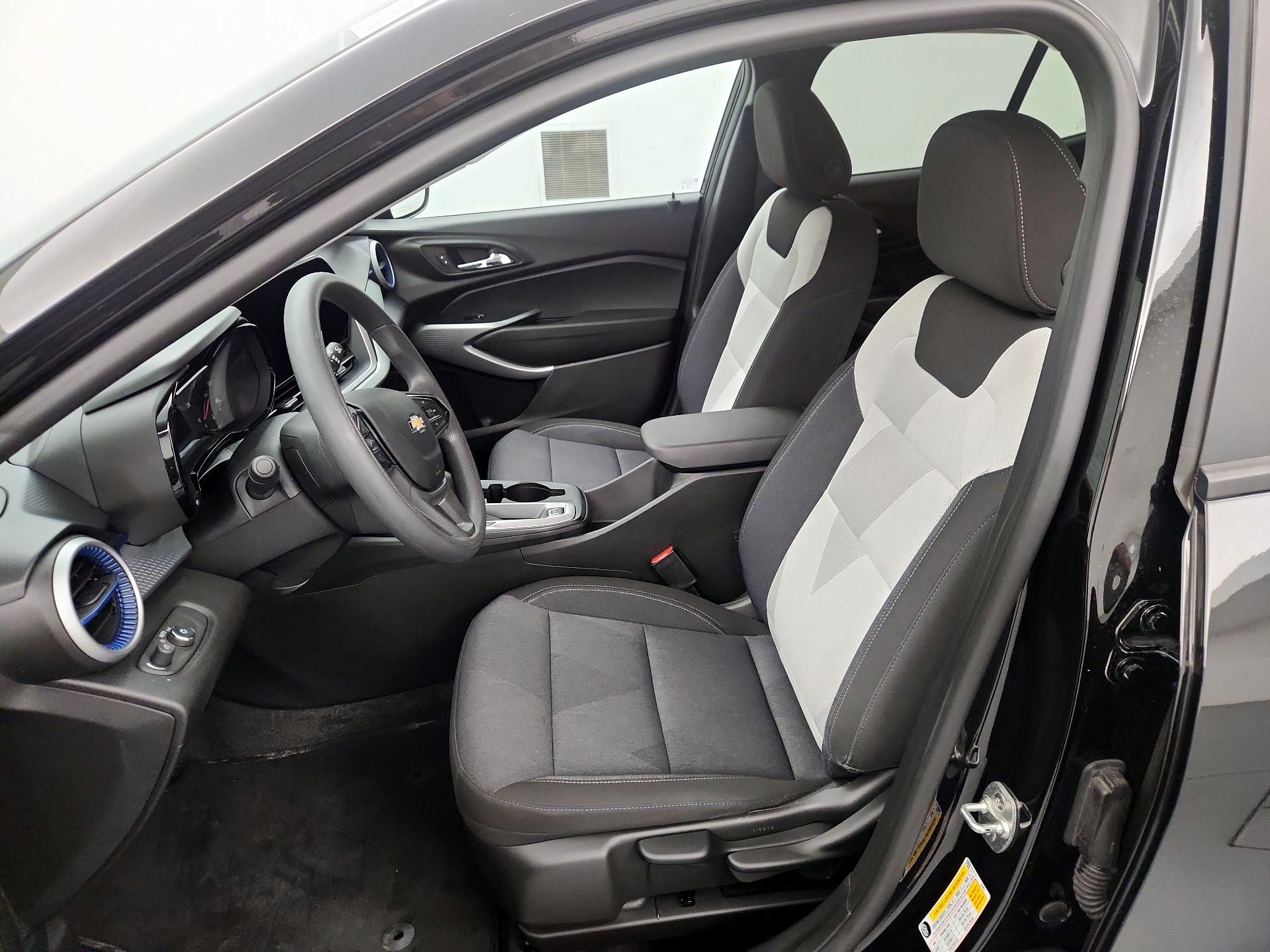 Thumbnail: 2024 Chevrolet Trax - 11