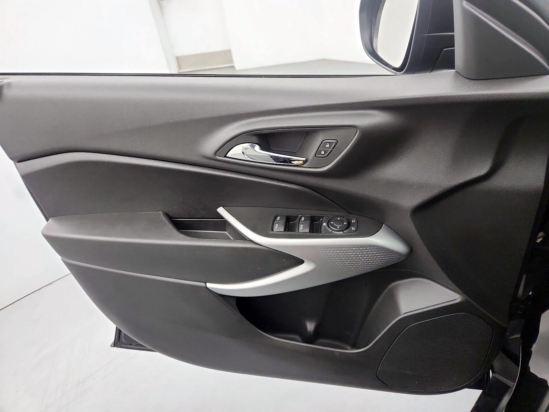 Thumbnail: 2024 Chevrolet Trax - 12